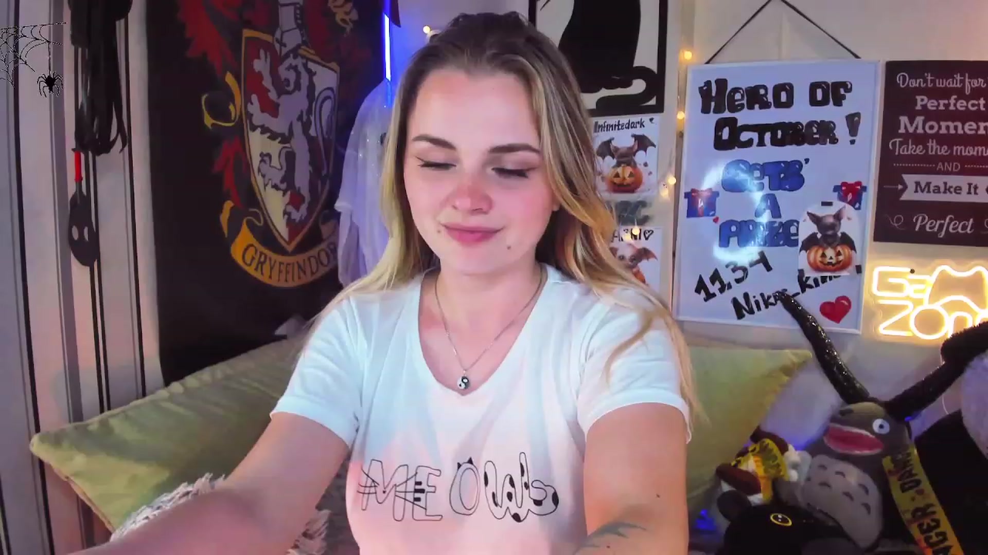 Gallery image thumbnail from Lil_Nika's myfreecams stream on, 10/22/2023, 14:20 image 2 of 20