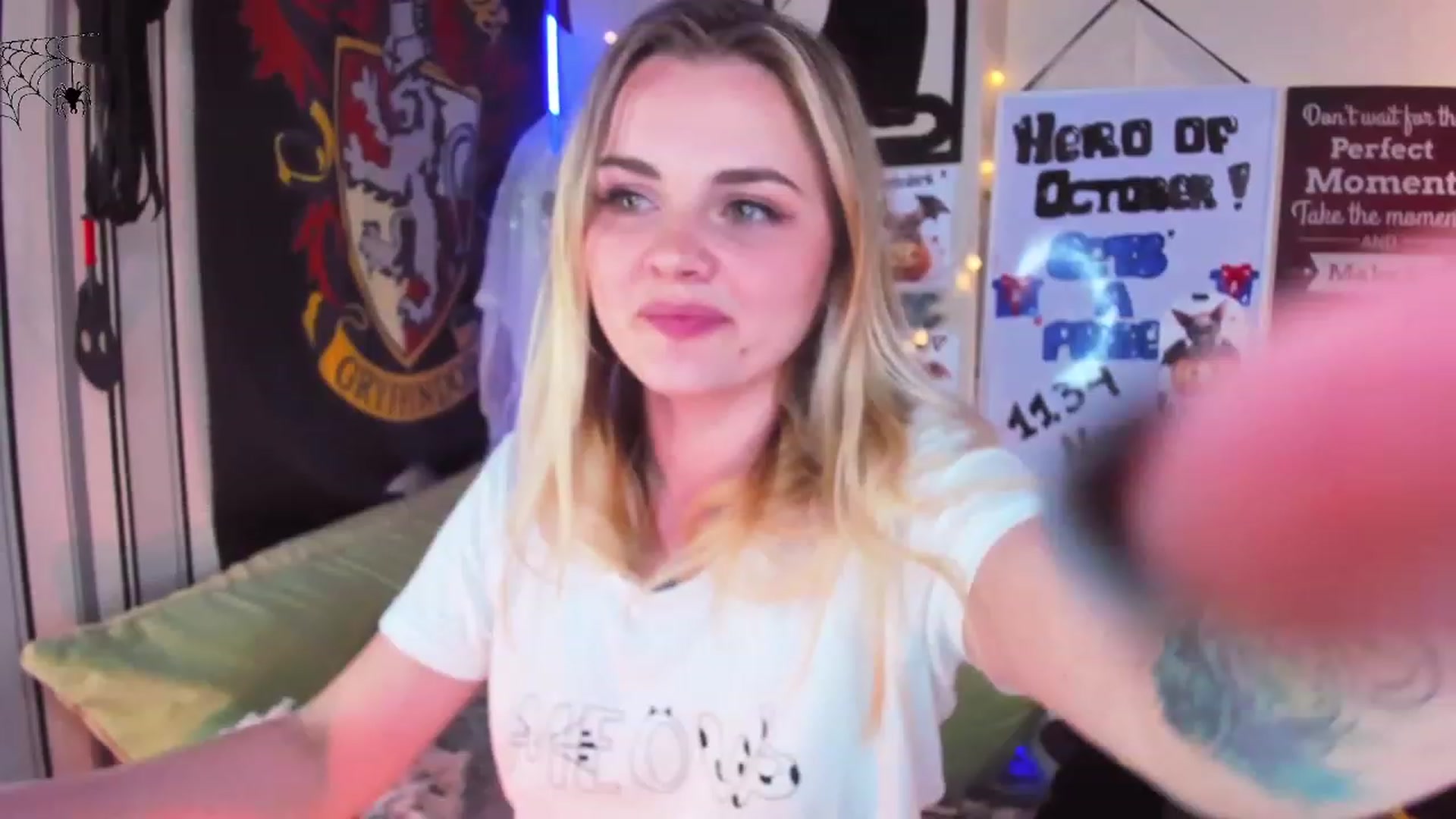 Gallery image thumbnail from Lil_Nika's myfreecams stream on, 10/22/2023, 14:20 image 1 of 20
