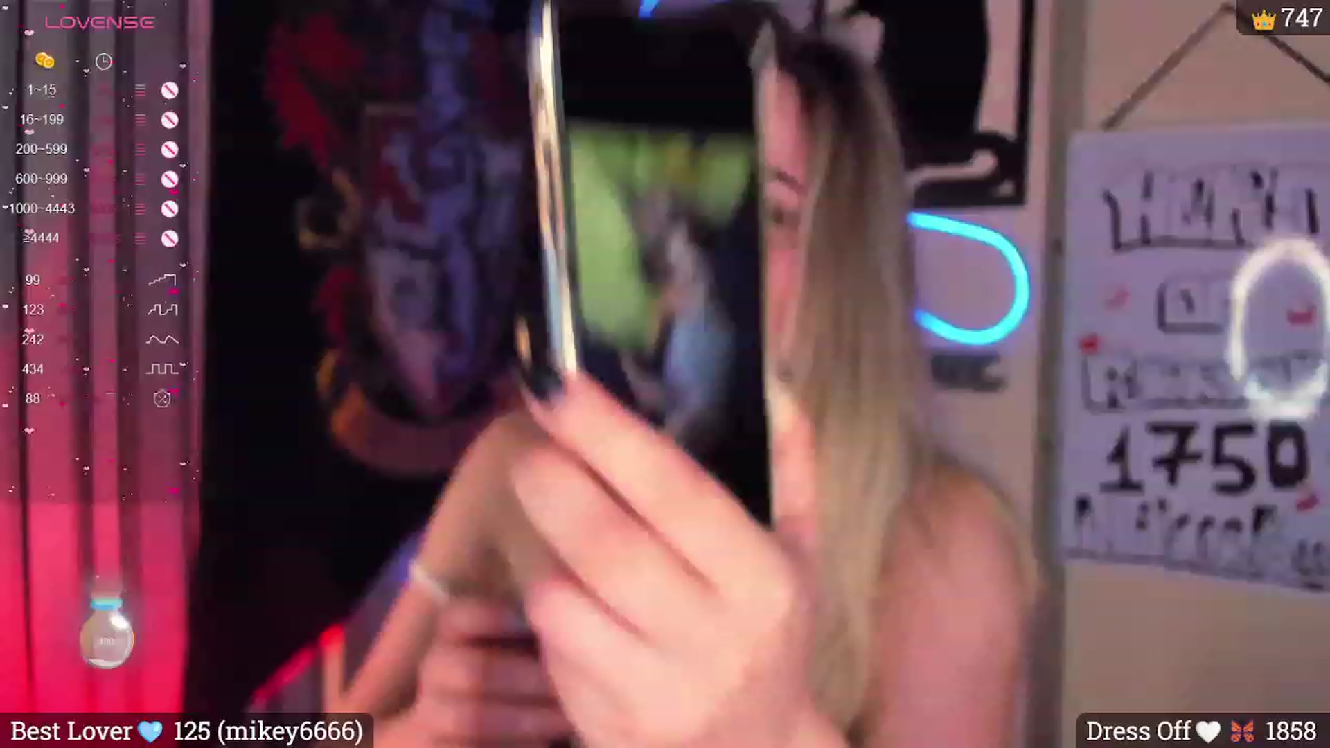 Gallery image thumbnail from Lil_Nika's myfreecams stream on, 02/19/2024, 20:09 image 16 of 20
