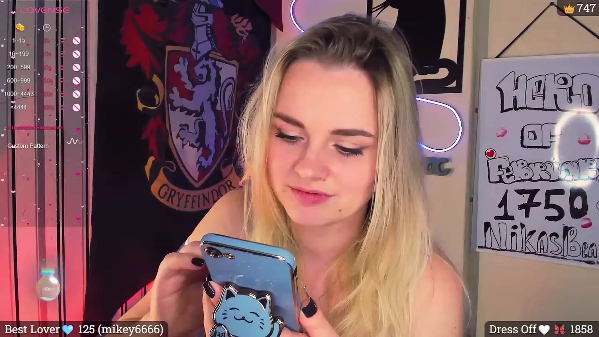 Gallery image thumbnail from Lil_Nika's myfreecams stream on, 02/19/2024, 20:09 image 17 of 20