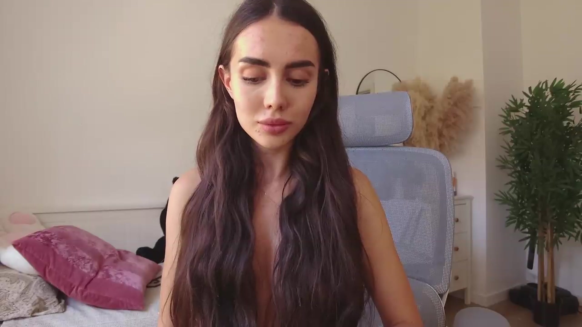 Gallery image thumbnail from Lil_Princess's myfreecams stream on, 07/04/2026, 10:21 image 14 of 20