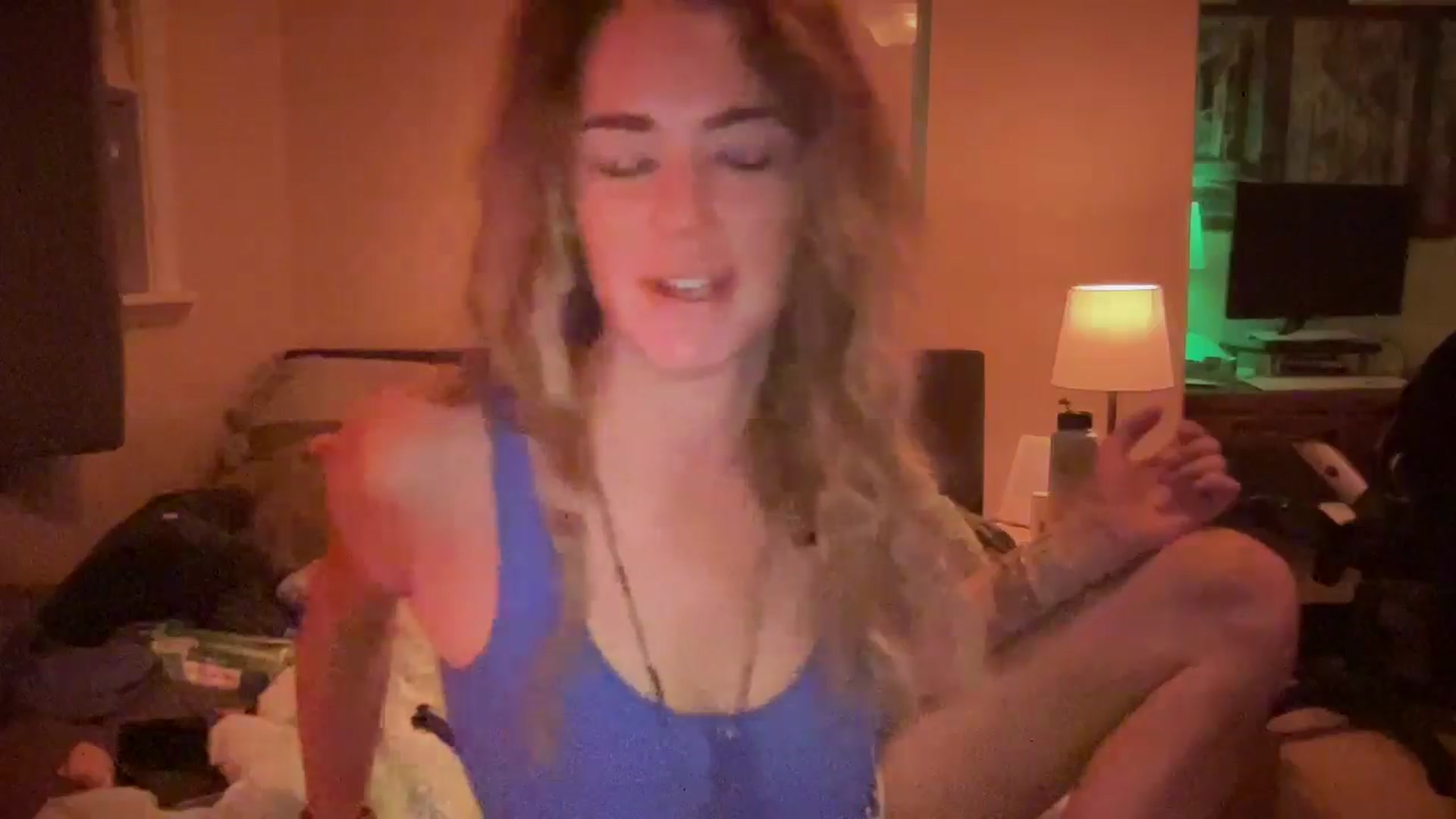 Gallery image thumbnail from Lil_Vixen's myfreecams stream on, 10/28/2024, 05:05 image 15 of 20