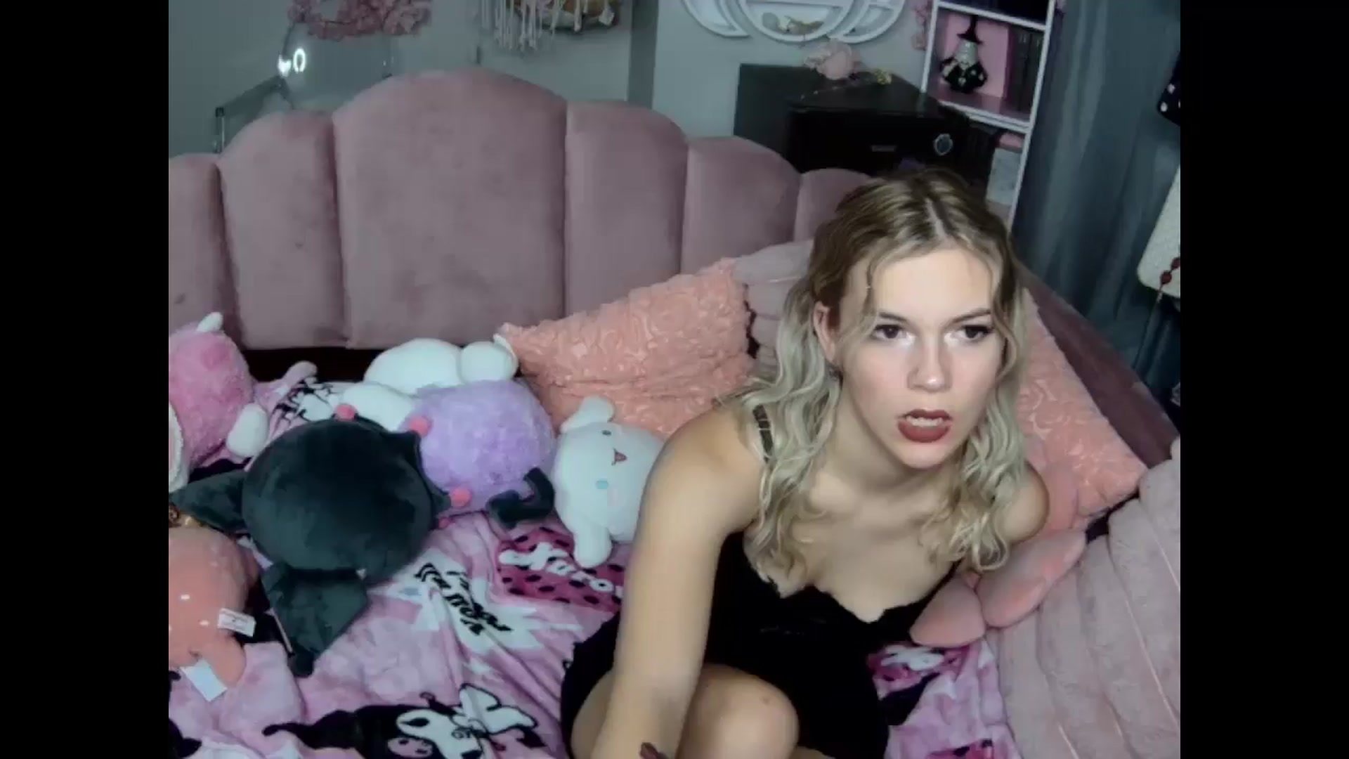 Gallery image thumbnail from Lil__Bunny's myfreecams stream on, 11/28/2024, 07:27 image 12 of 20