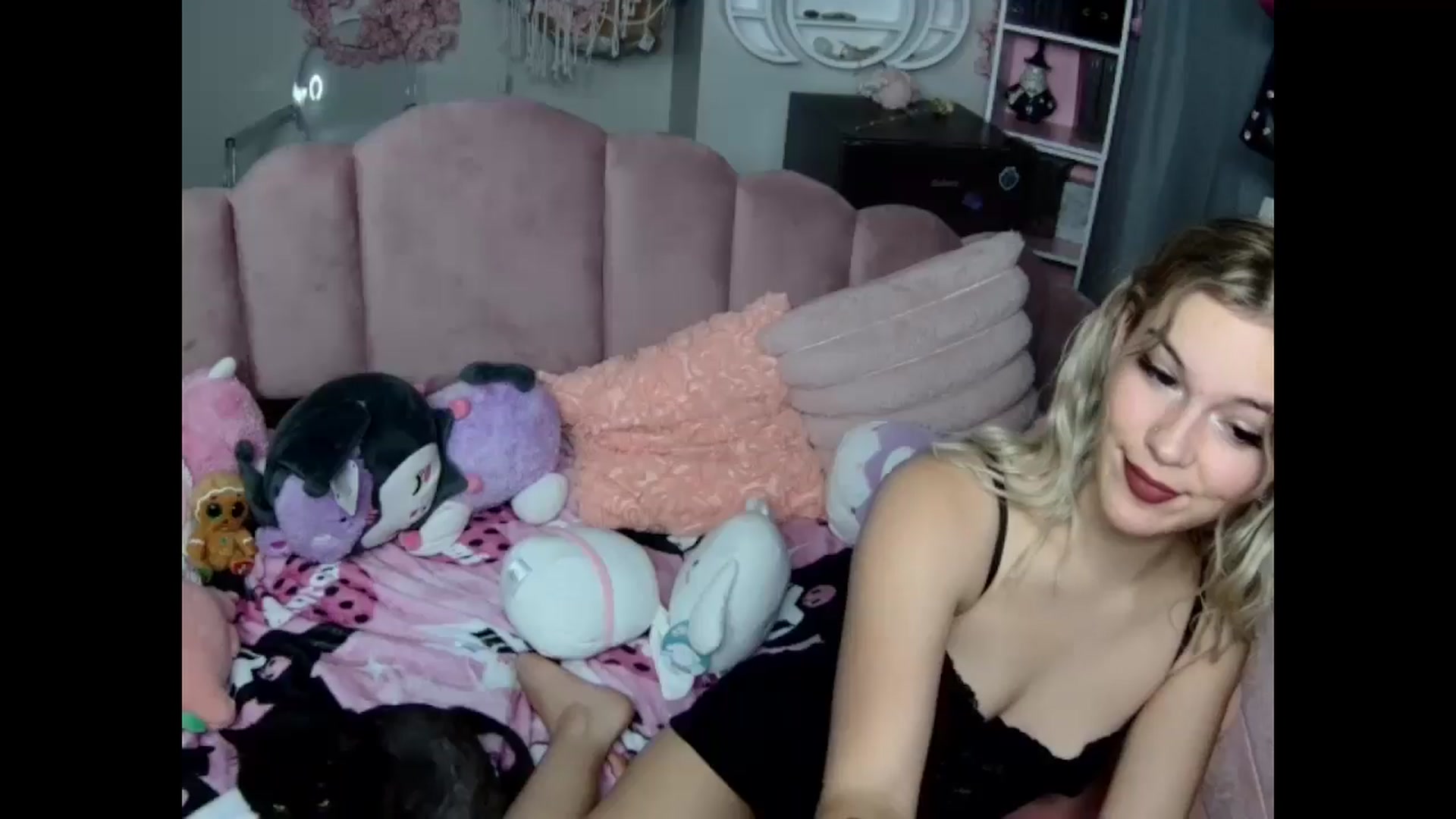 Gallery image thumbnail from Lil__Bunny's myfreecams stream on, 11/28/2024, 09:33 image 11 of 20