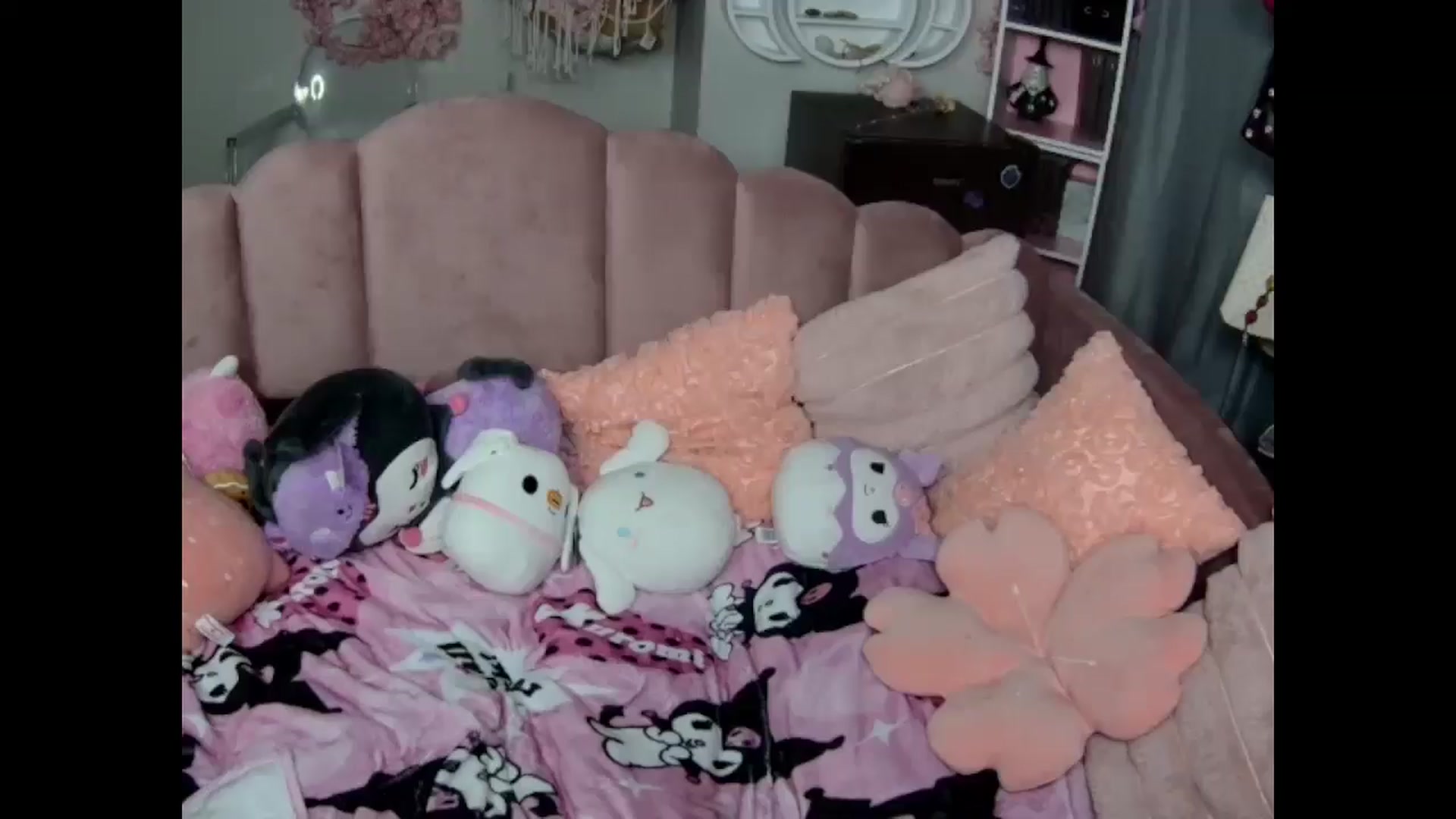 Gallery image thumbnail from Lil__Bunny's myfreecams stream on, 11/28/2024, 09:33 image 1 of 20