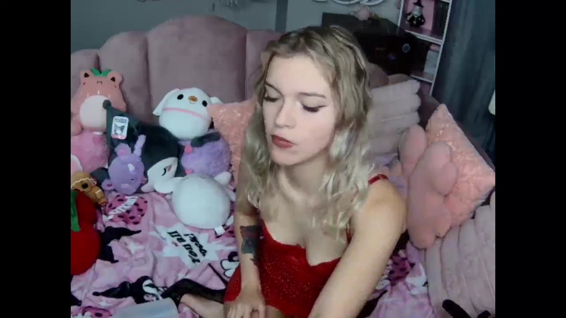 Gallery image thumbnail from Lil__Bunny's myfreecams stream on, 11/29/2024, 02:46 image 8 of 20