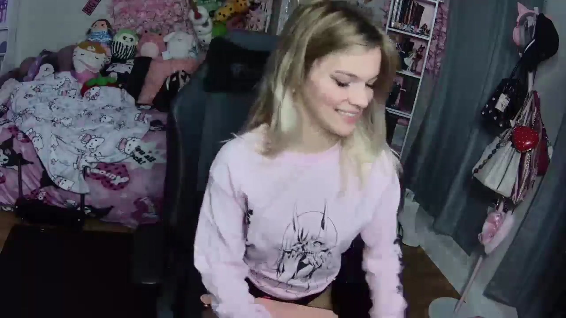 Gallery image thumbnail from Lil__Bunny's myfreecams stream on, 12/29/2024, 23:05 image 18 of 20