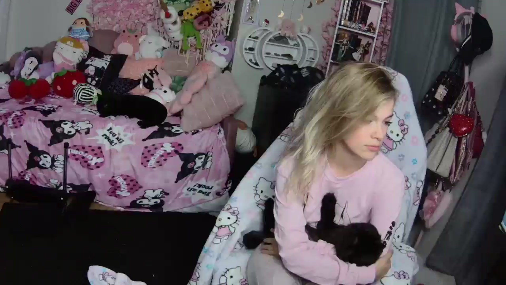 Gallery image thumbnail from Lil__Bunny's myfreecams stream on, 12/30/2024, 04:28 image 18 of 20