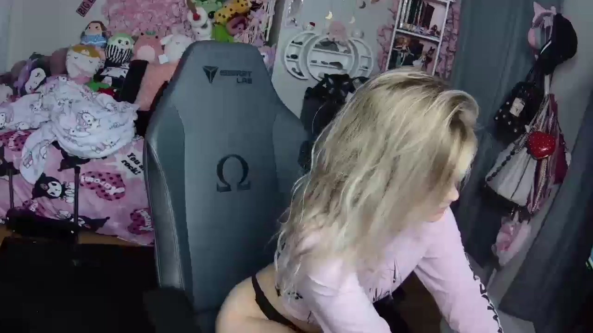 Gallery image thumbnail from Lil__Bunny's myfreecams stream on, 12/30/2024, 04:28 image 6 of 20