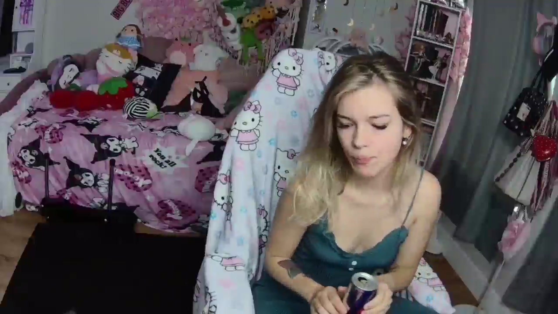 Gallery image thumbnail from Lil__Bunny's myfreecams stream on, 12/30/2024, 16:47 image 10 of 20