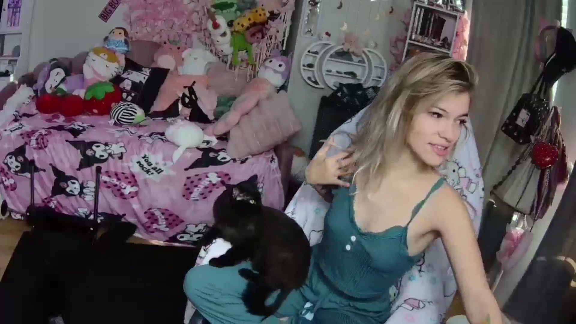 Gallery image thumbnail from Lil__Bunny's myfreecams stream on, 12/30/2024, 16:47 image 2 of 20