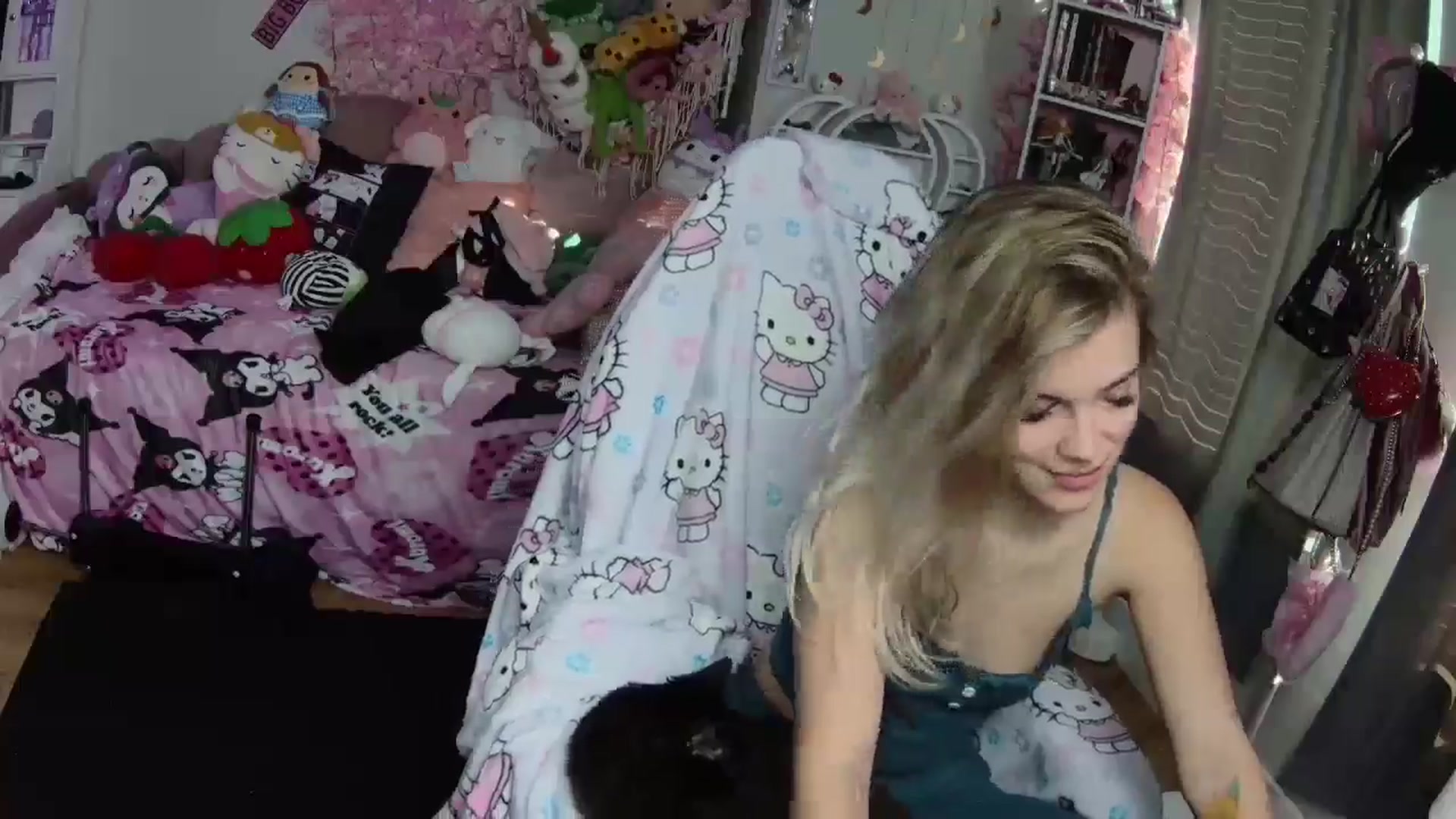 Gallery image thumbnail from Lil__Bunny's myfreecams stream on, 12/30/2024, 16:47 image 19 of 20