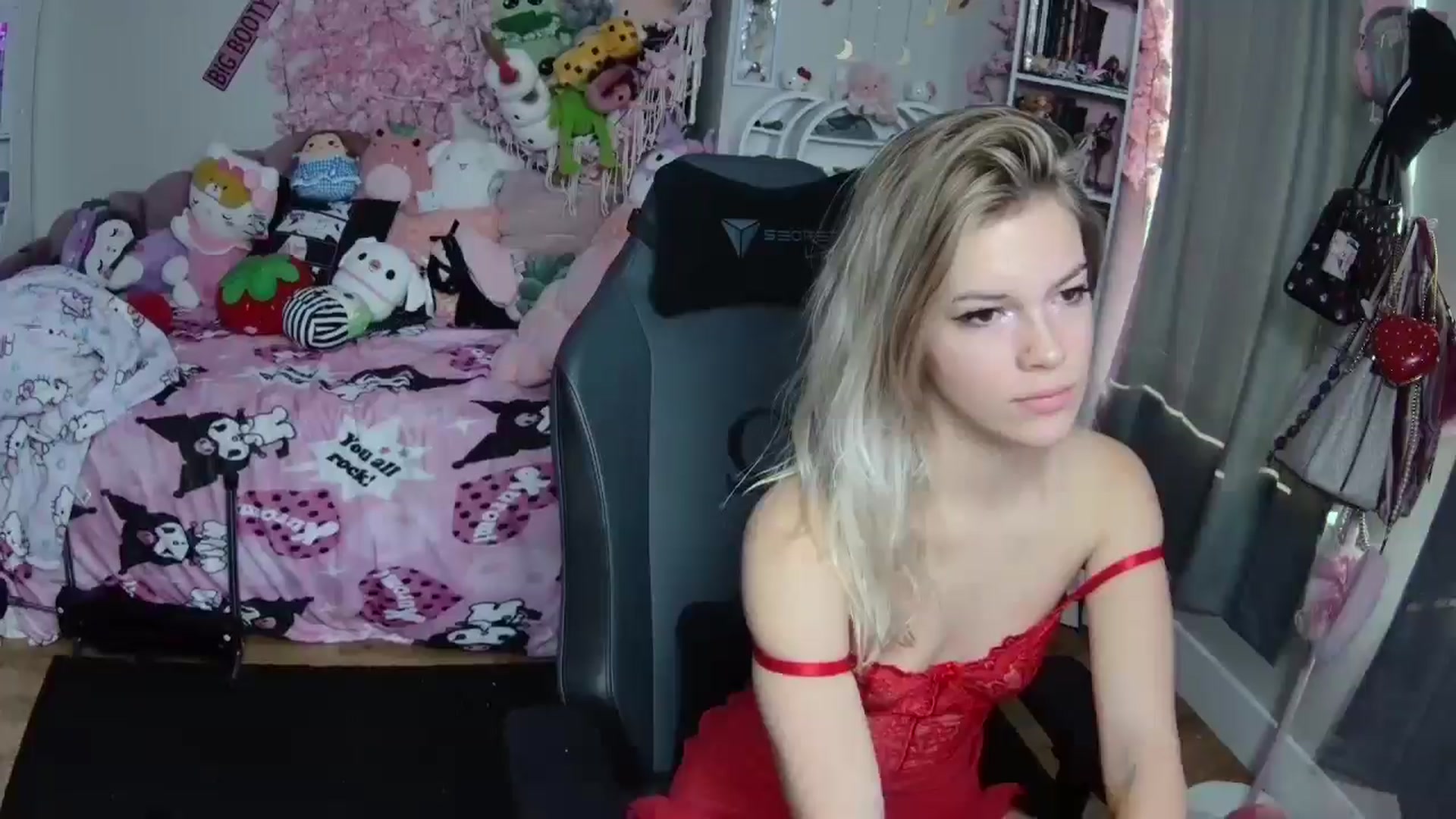 Gallery image thumbnail from Lil__Bunny's myfreecams stream on, 12/31/2024, 15:15 image 12 of 20