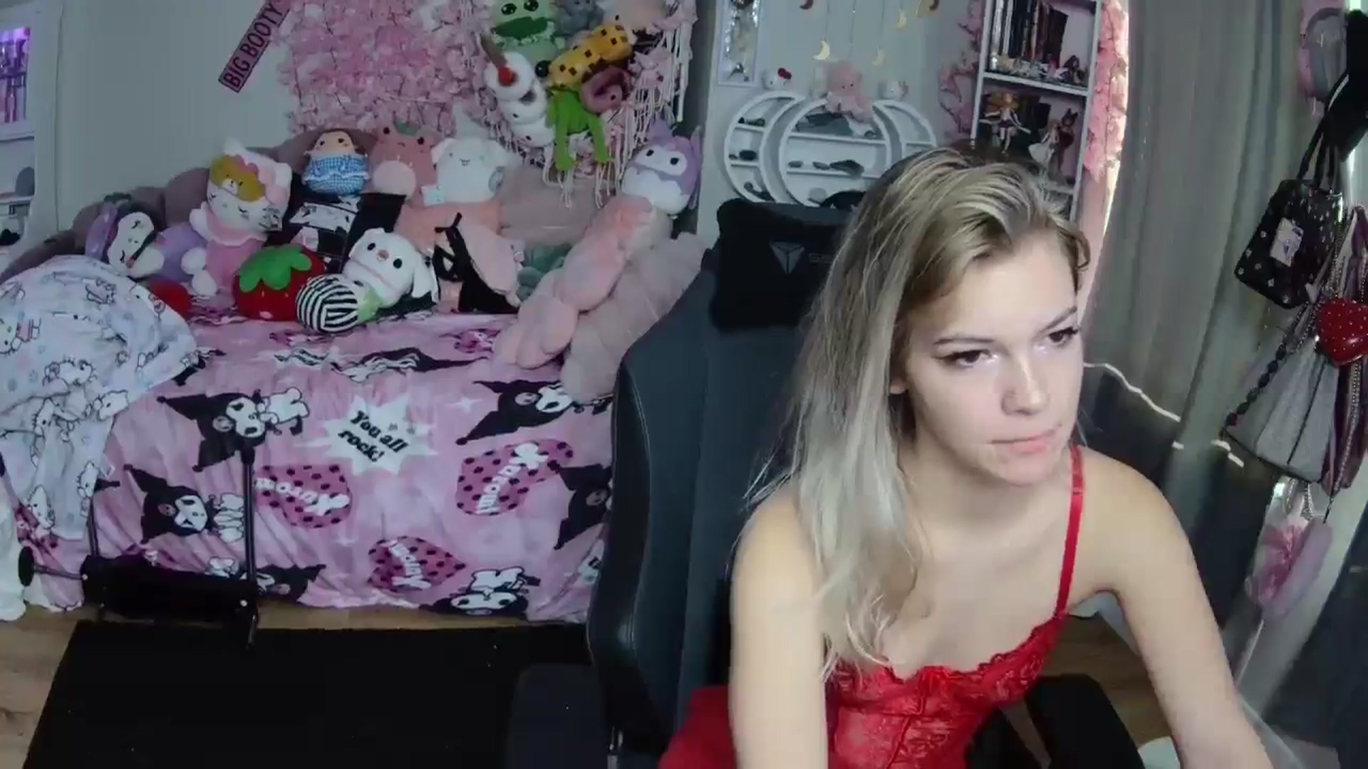 Gallery image thumbnail from Lil__Bunny's myfreecams stream on, 12/31/2024, 15:15 image 8 of 20