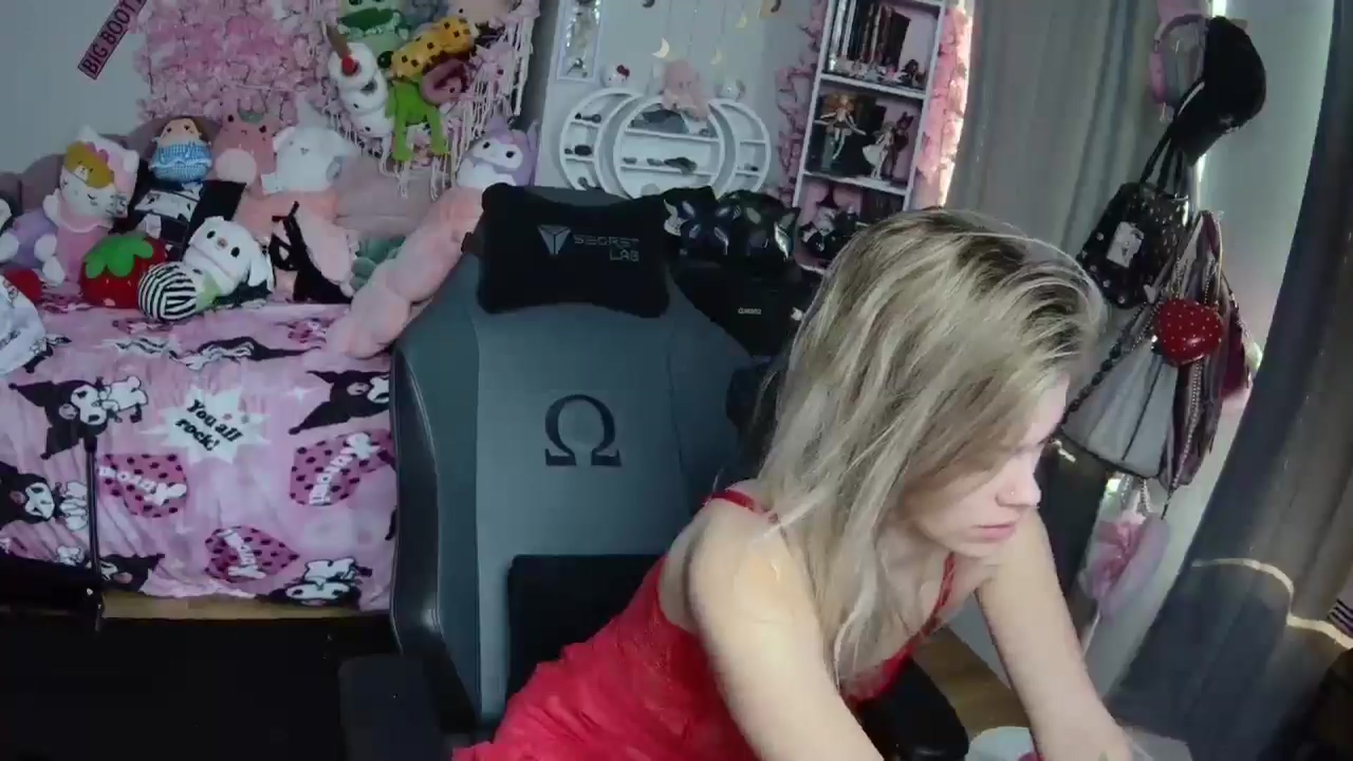 Gallery image thumbnail from Lil__Bunny's myfreecams stream on, 12/31/2024, 15:15 image 7 of 20