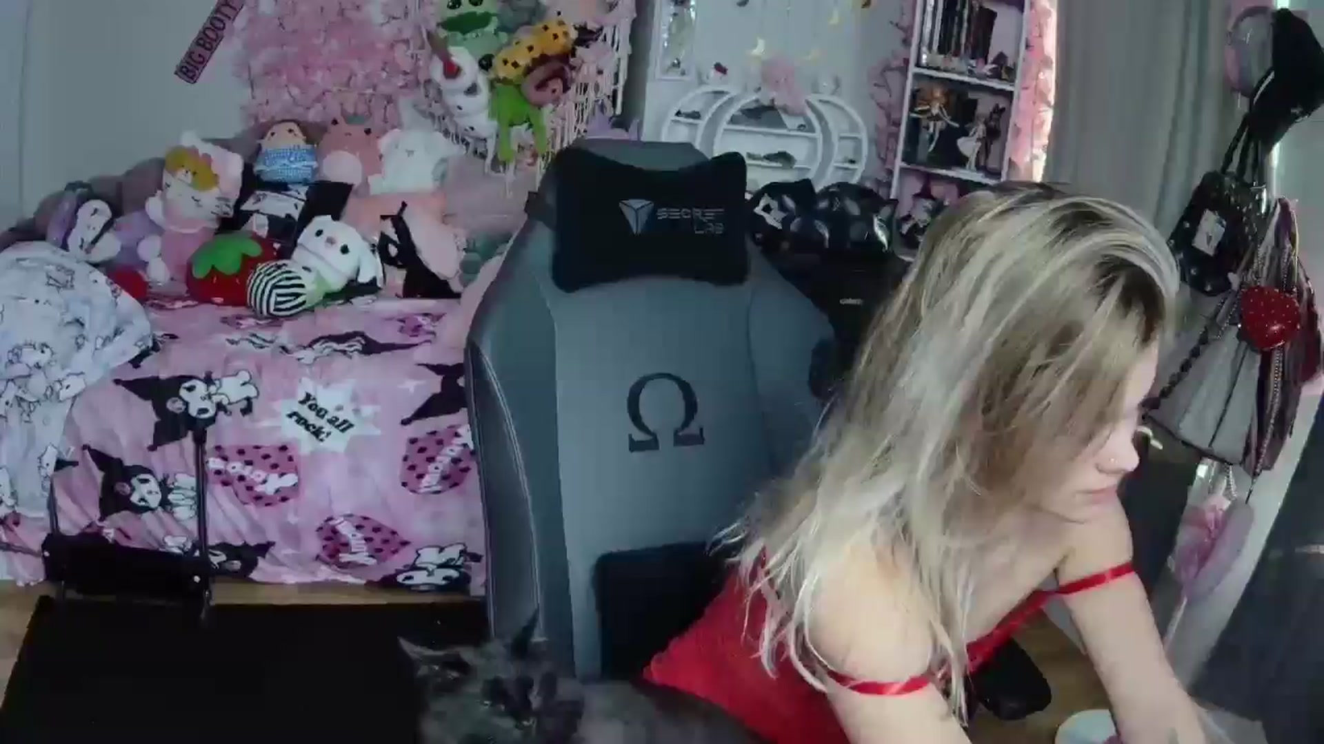 Gallery image thumbnail from Lil__Bunny's myfreecams stream on, 12/31/2024, 15:15 image 14 of 20