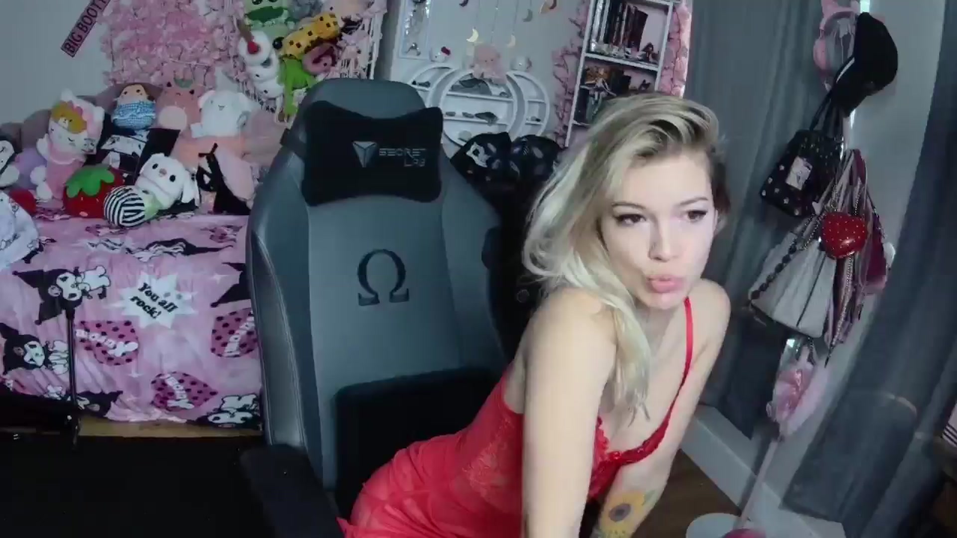 Gallery image thumbnail from Lil__Bunny's myfreecams stream on, 12/31/2024, 15:15 image 1 of 20