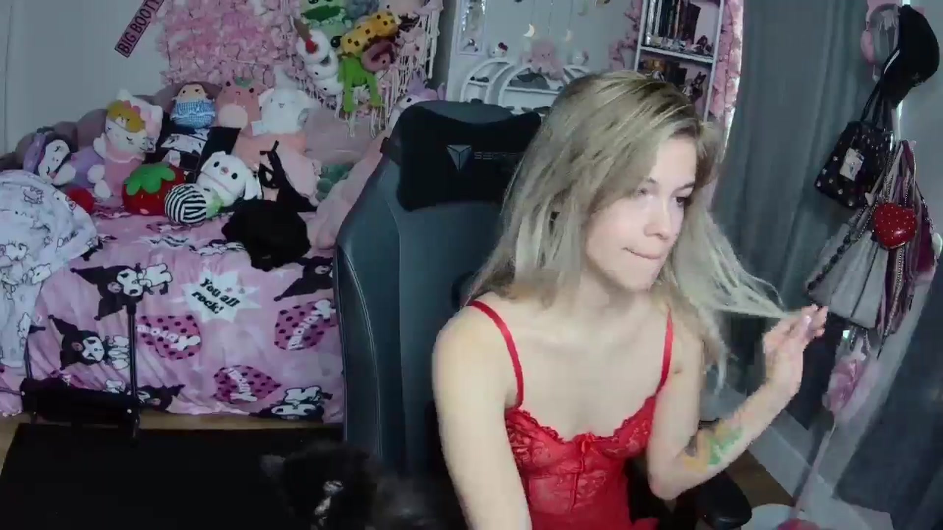 Gallery image thumbnail from Lil__Bunny's myfreecams stream on, 12/31/2024, 15:15 image 19 of 20