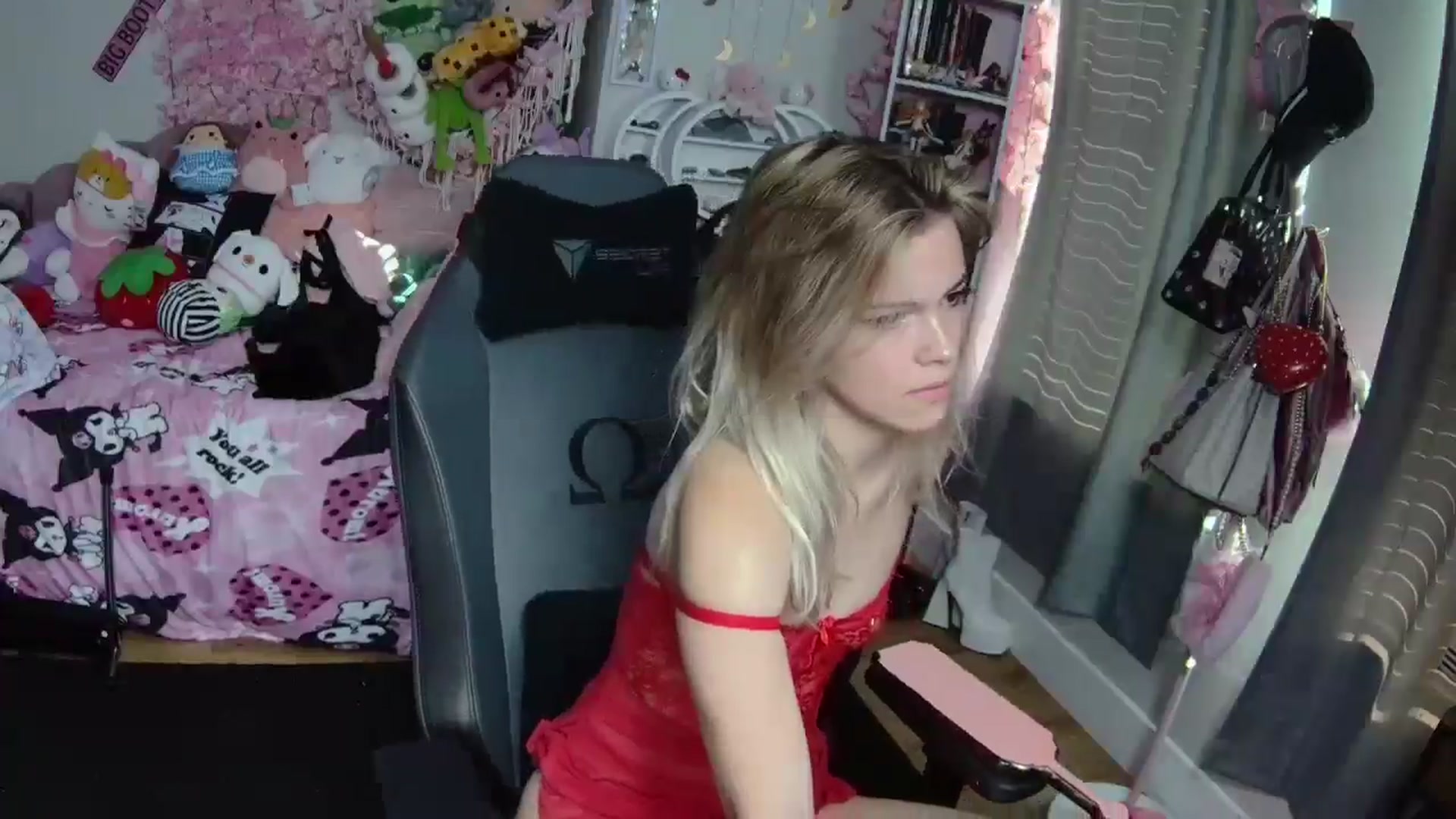 Gallery image thumbnail from Lil__Bunny's myfreecams stream on, 12/31/2024, 17:58 image 9 of 20
