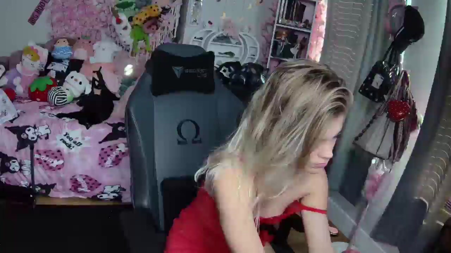 Gallery image thumbnail from Lil__Bunny's myfreecams stream on, 12/31/2024, 17:58 image 11 of 20