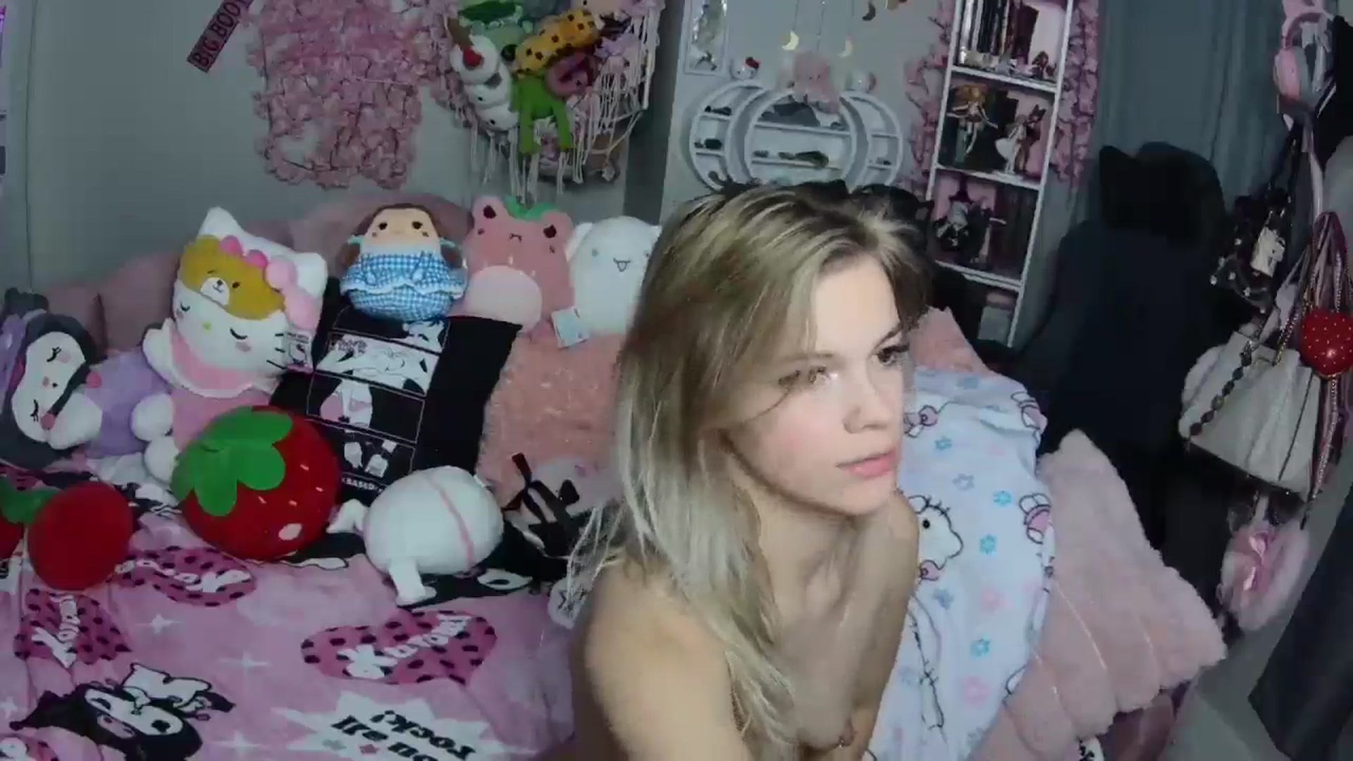 Gallery image thumbnail from Lil__Bunny's myfreecams stream on, 01/01/2025, 02:35 image 3 of 20