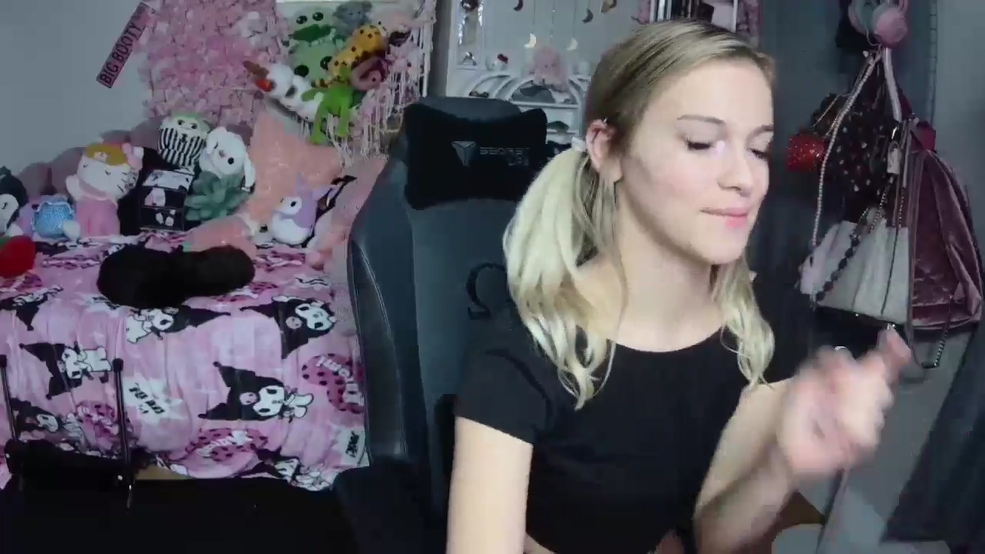 Gallery image thumbnail from Lil__Bunny's myfreecams stream on, 01/02/2025, 01:16 image 5 of 20