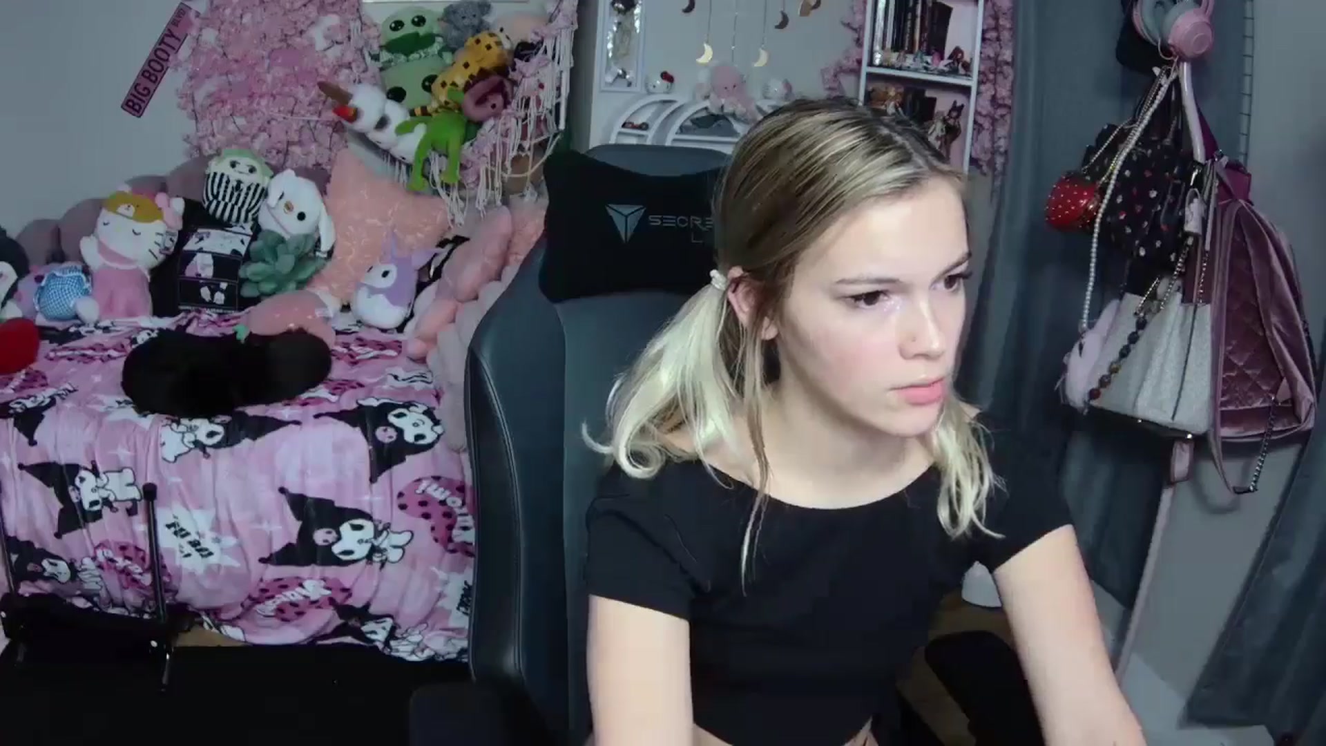 Gallery image thumbnail from Lil__Bunny's myfreecams stream on, 01/02/2025, 01:16 image 17 of 20
