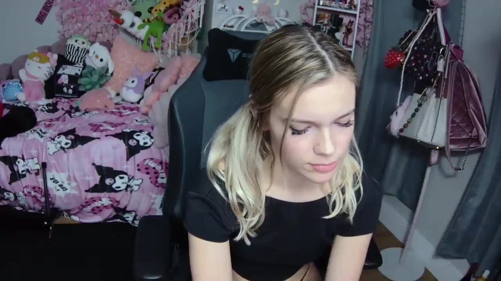 Gallery image thumbnail from Lil__Bunny's myfreecams stream on, 01/02/2025, 04:17 image 6 of 20