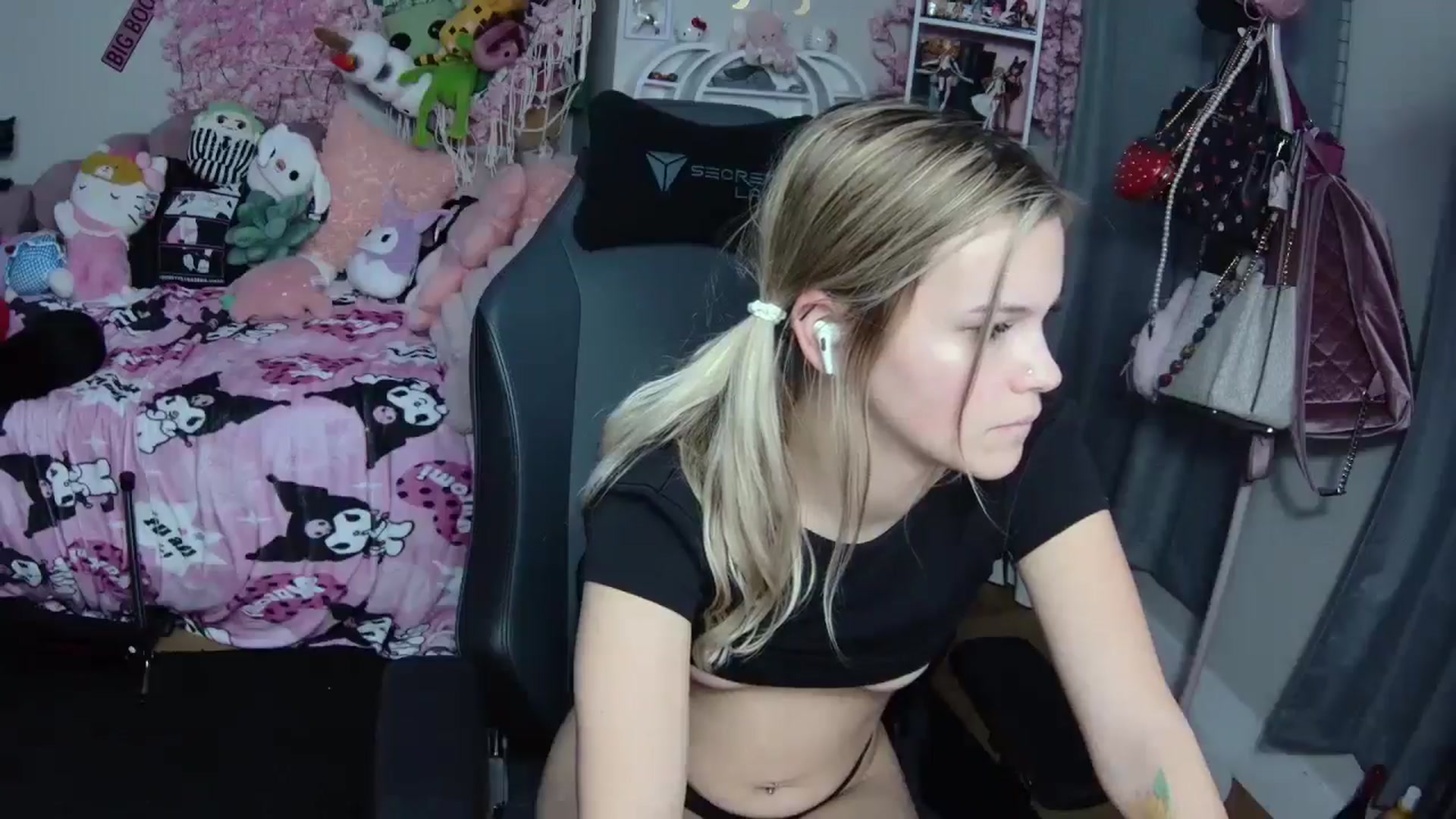 Gallery image thumbnail from Lil__Bunny's myfreecams stream on, 01/02/2025, 04:17 image 11 of 20
