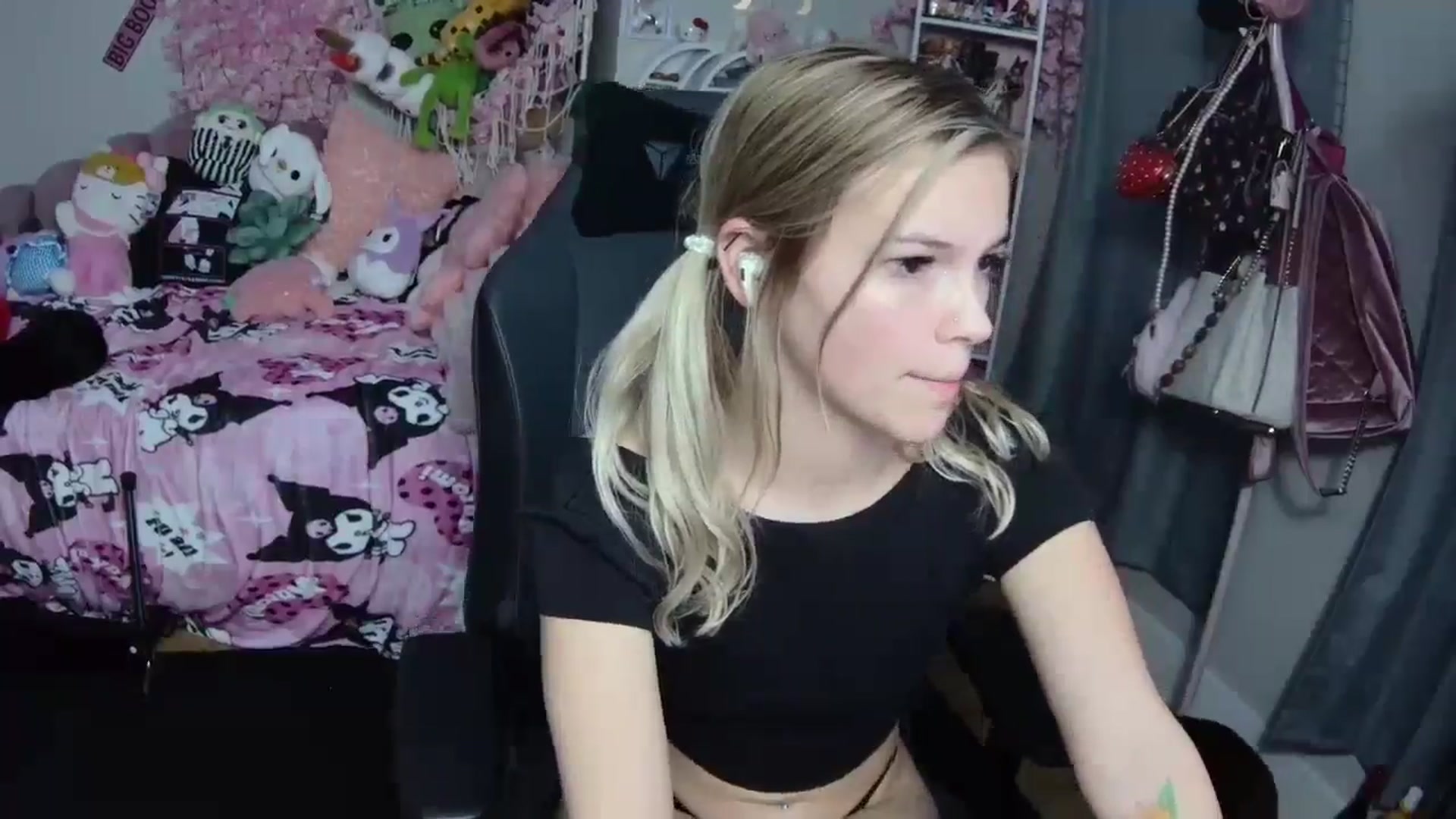 Gallery image thumbnail from Lil__Bunny's myfreecams stream on, 01/02/2025, 04:17 image 7 of 20