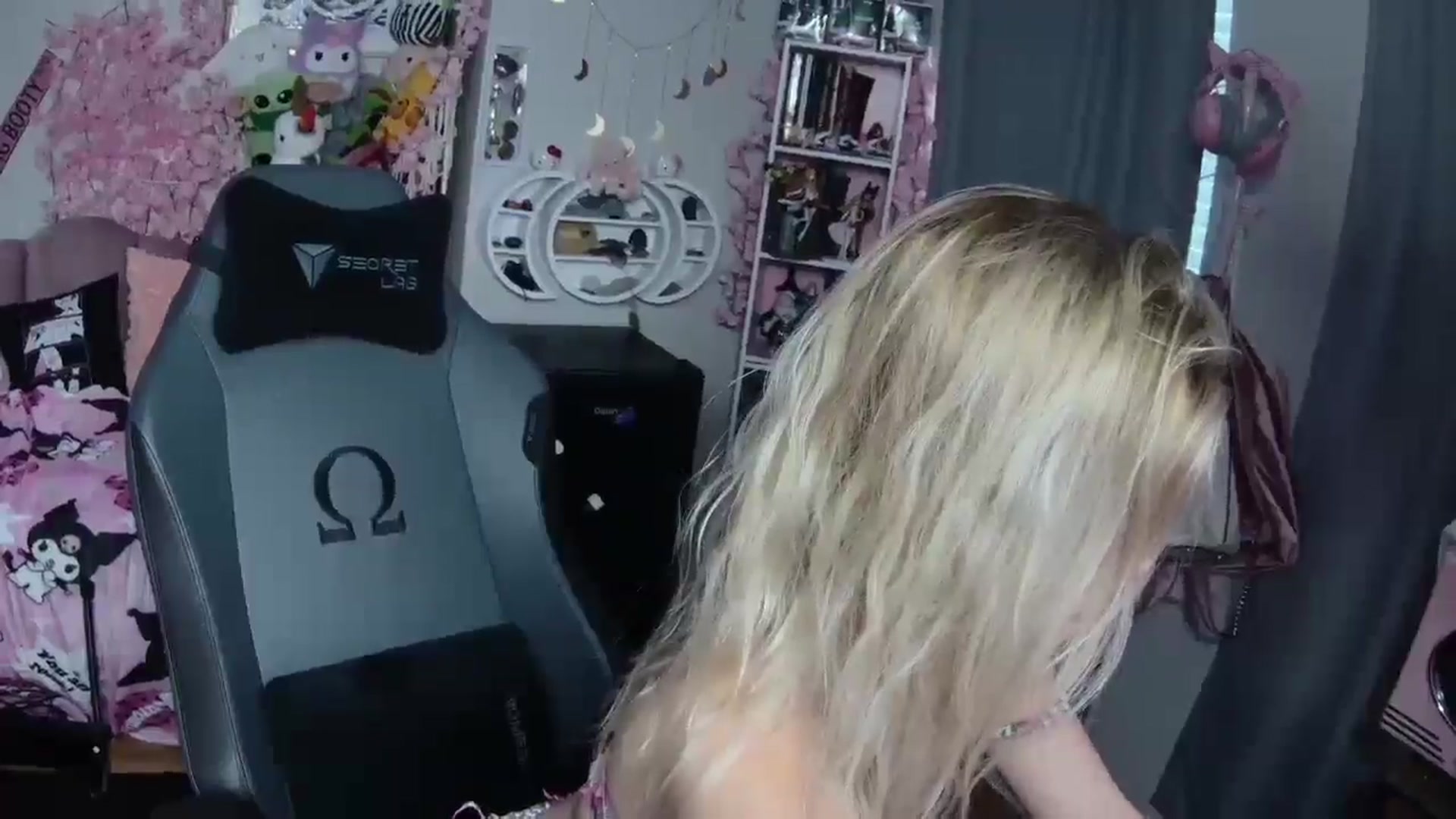 Gallery image thumbnail from Lil__Bunny's myfreecams stream on, 01/07/2025, 20:04 image 4 of 20