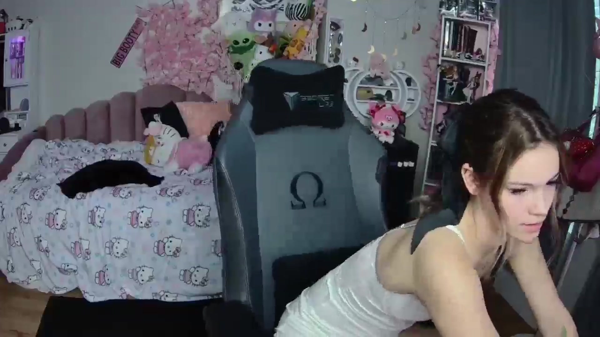 Gallery image thumbnail from Lil__Bunny's myfreecams stream on, 01/13/2025, 18:57 image 17 of 20