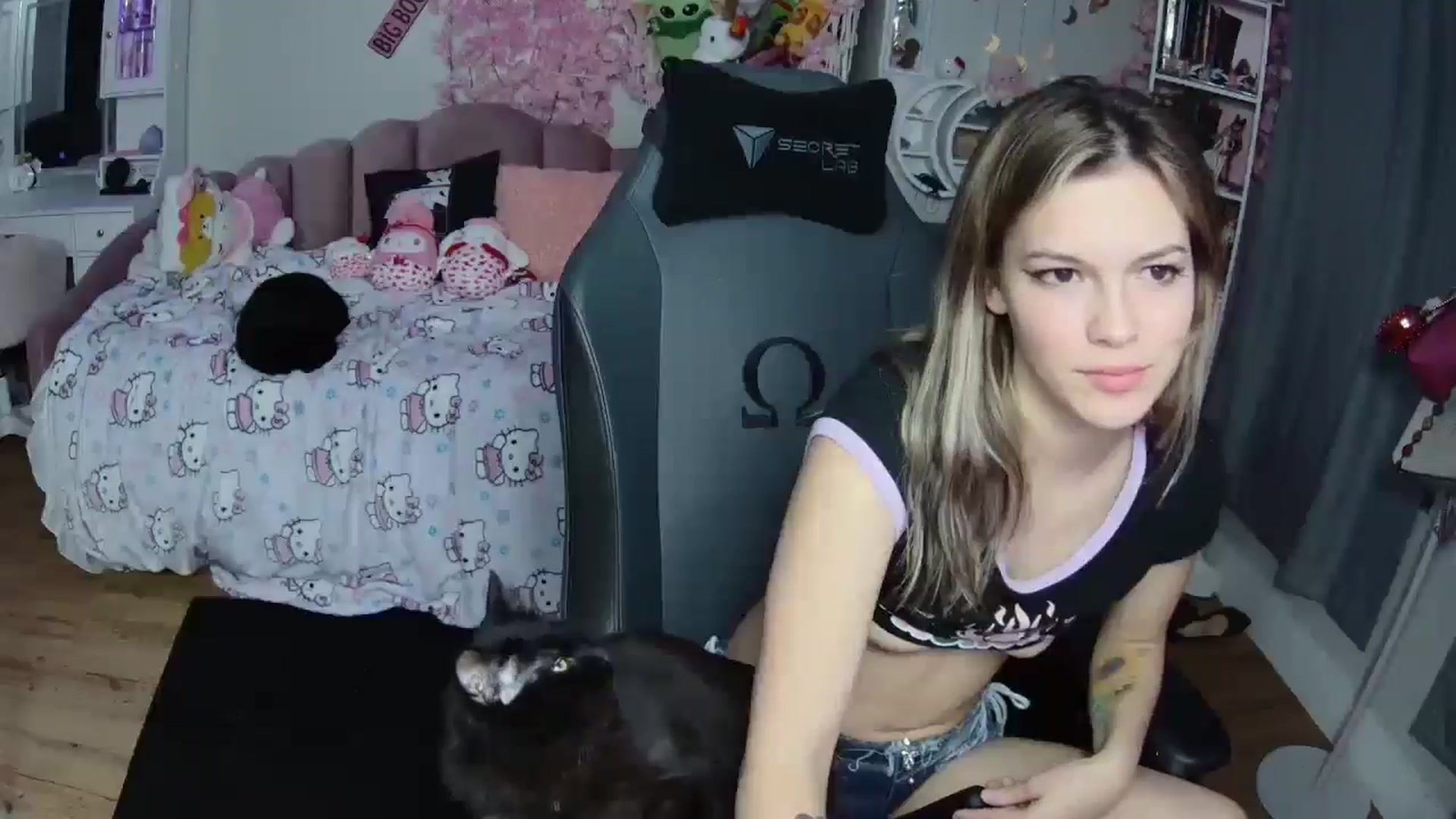Gallery image thumbnail from Lil__Bunny's myfreecams stream on, 01/21/2025, 03:06 image 19 of 20