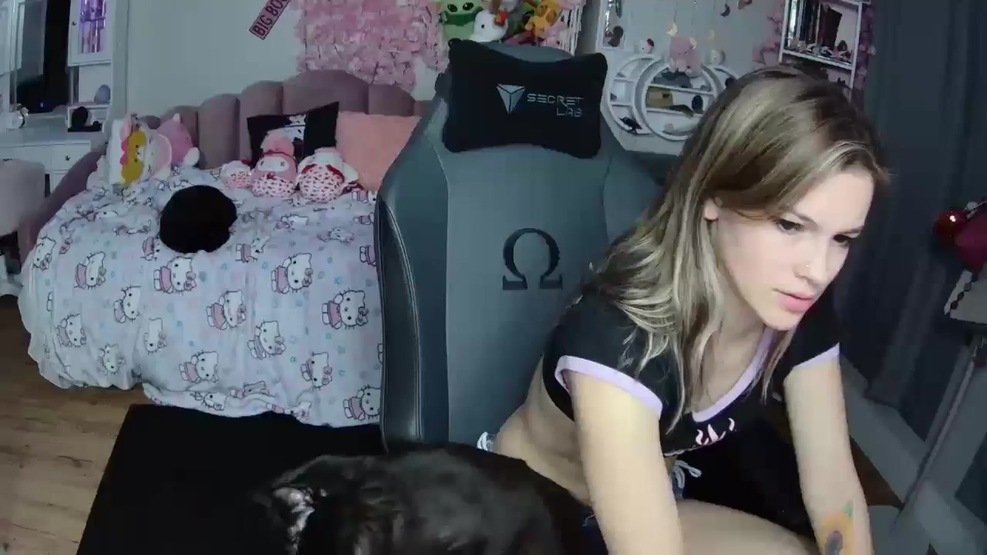 Gallery image thumbnail from Lil__Bunny's myfreecams stream on, 01/21/2025, 03:06 image 20 of 20