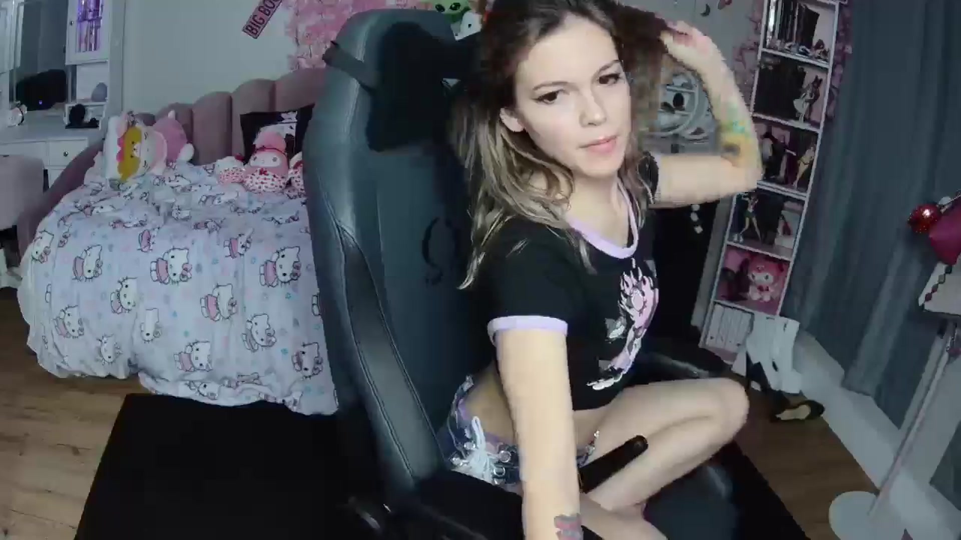 Gallery image thumbnail from Lil__Bunny's myfreecams stream on, 01/21/2025, 03:06 image 2 of 20