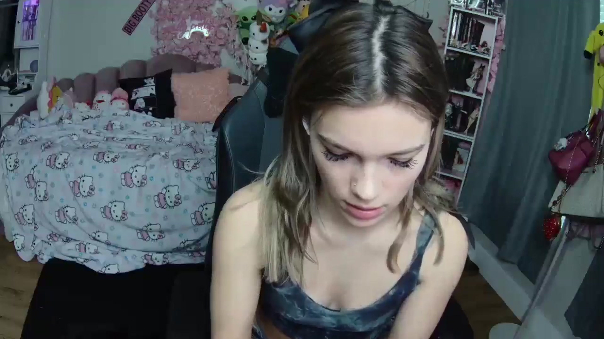 Gallery image thumbnail from Lil__Bunny's myfreecams stream on, 01/27/2025, 19:46 image 18 of 20