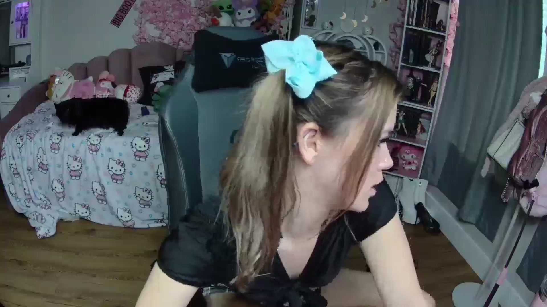 Gallery image thumbnail from Lil__Bunny's myfreecams stream on, 02/09/2025, 15:46 image 20 of 20