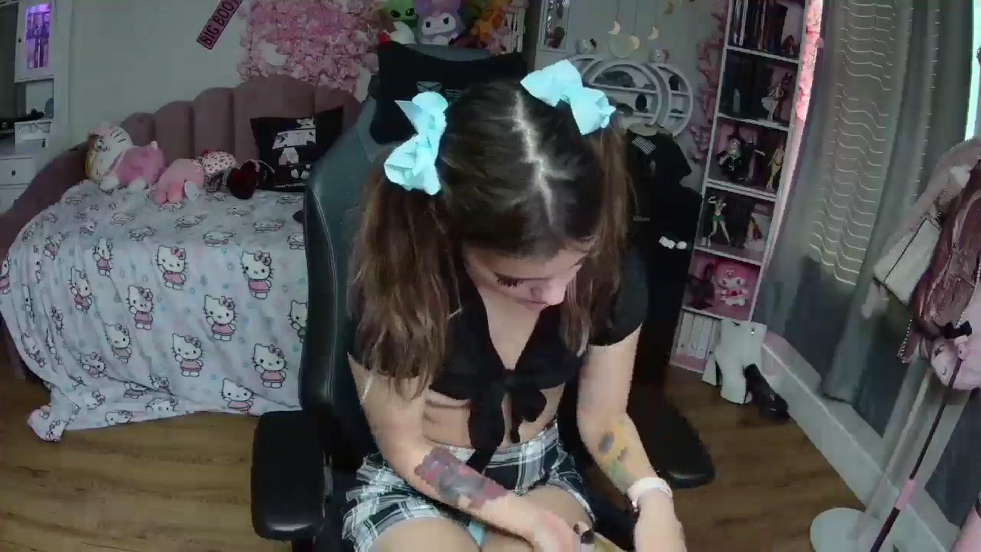 Gallery image thumbnail from Lil__Bunny's myfreecams stream on, 02/09/2025, 16:47 image 18 of 20
