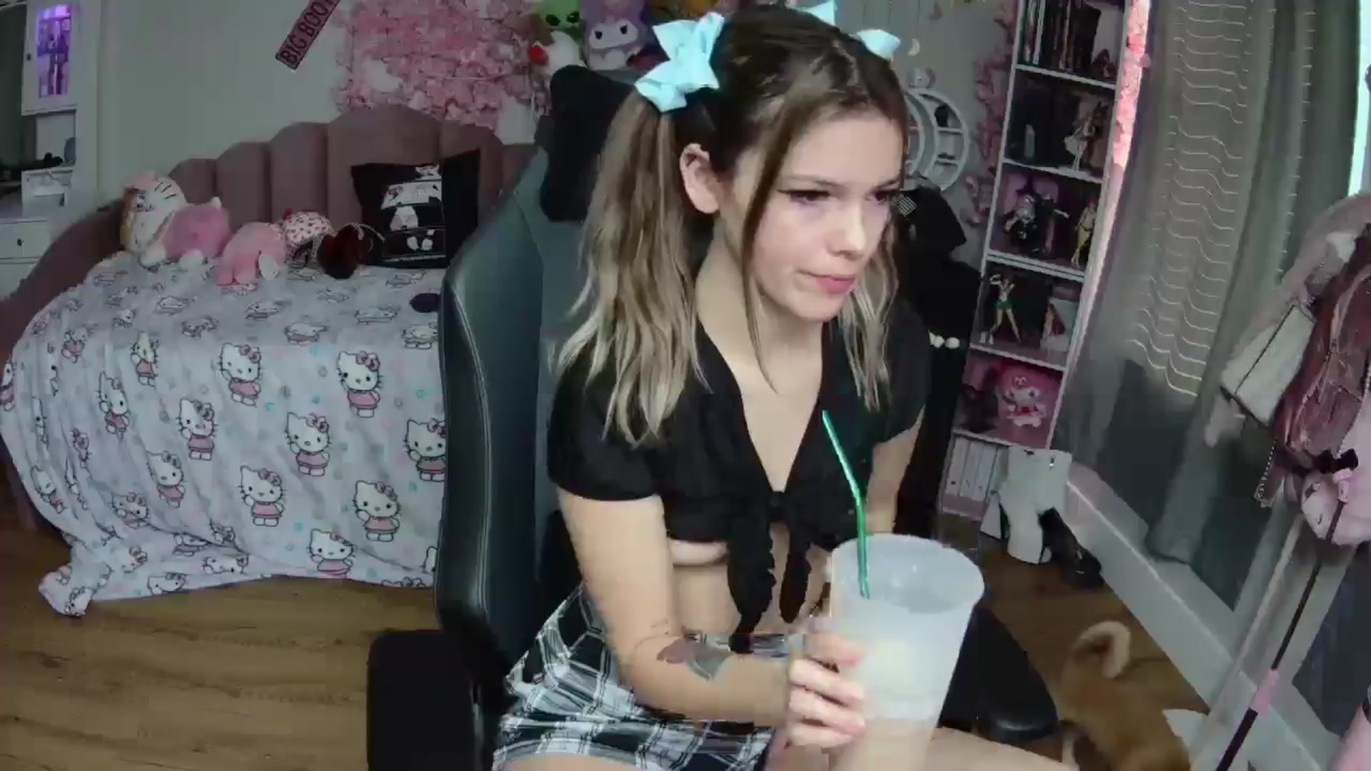 Gallery image thumbnail from Lil__Bunny's myfreecams stream on, 02/09/2025, 16:47 image 13 of 20