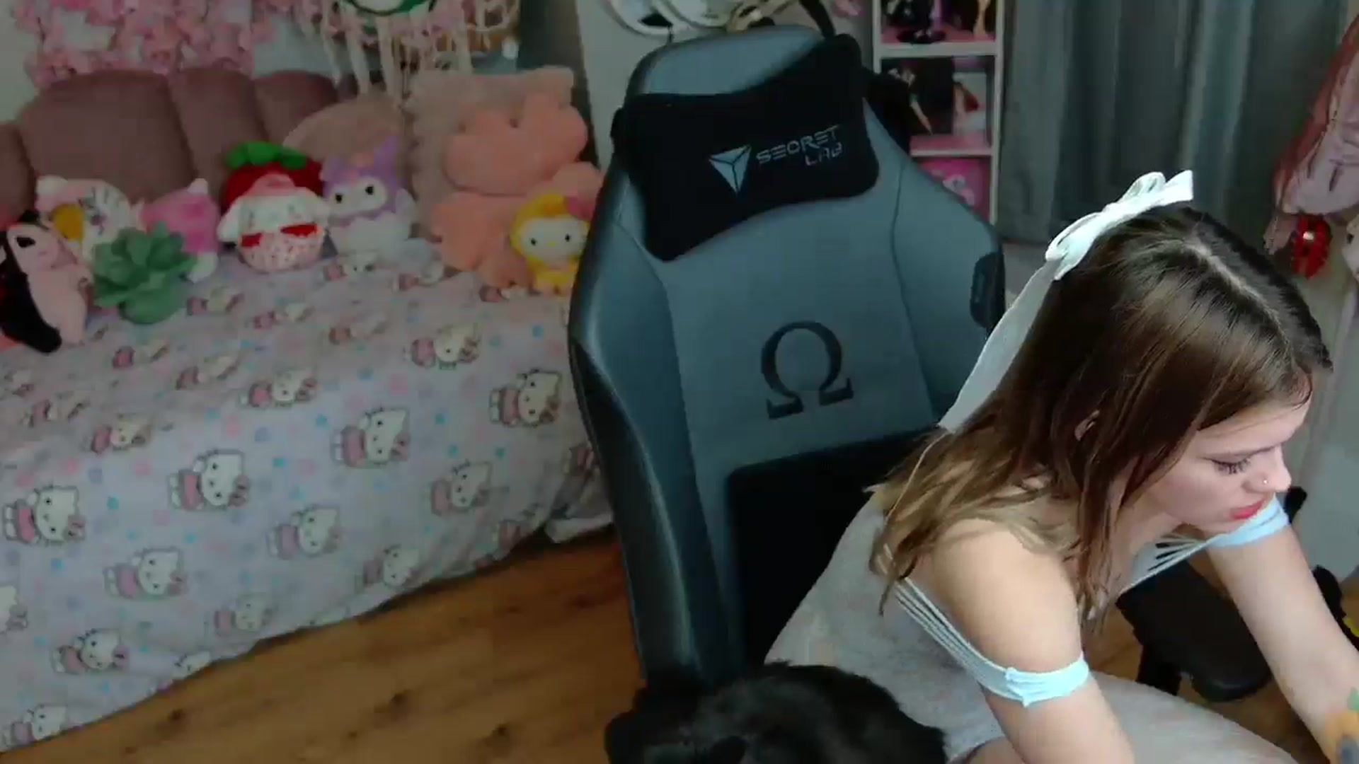 Gallery image thumbnail from Lil__Bunny's myfreecams stream on, 02/20/2025, 01:01 image 13 of 20