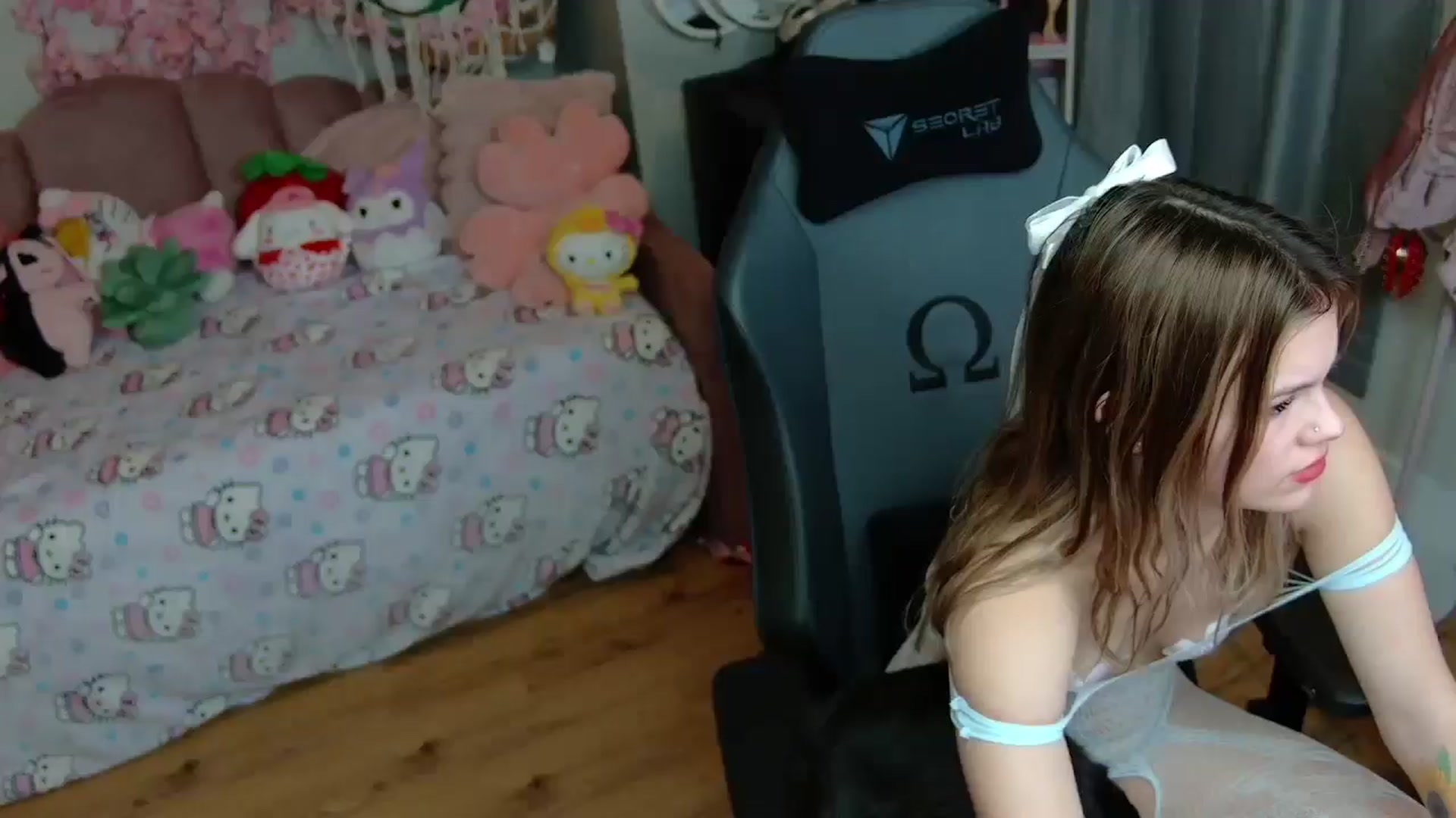 Gallery image thumbnail from Lil__Bunny's myfreecams stream on, 02/20/2025, 01:01 image 9 of 20