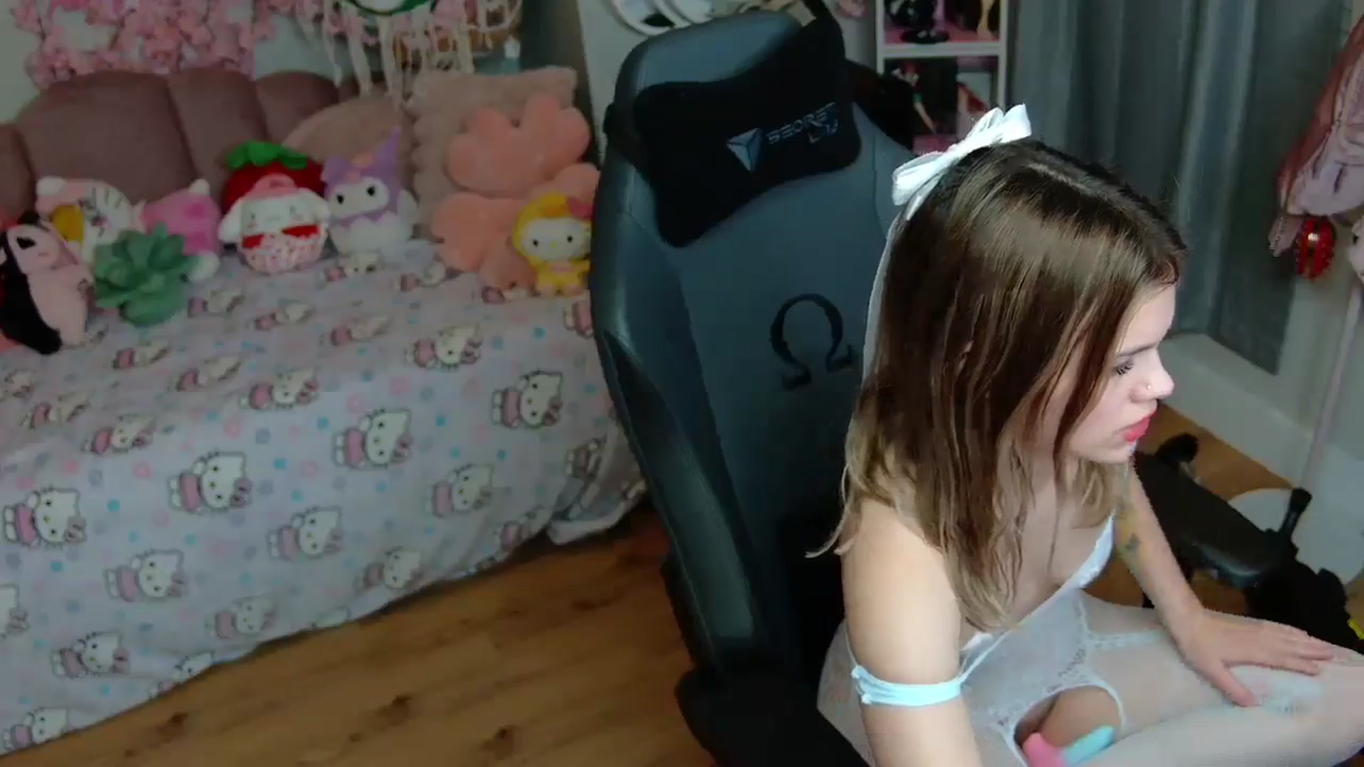 Gallery image thumbnail from Lil__Bunny's myfreecams stream on, 02/20/2025, 01:01 image 6 of 20