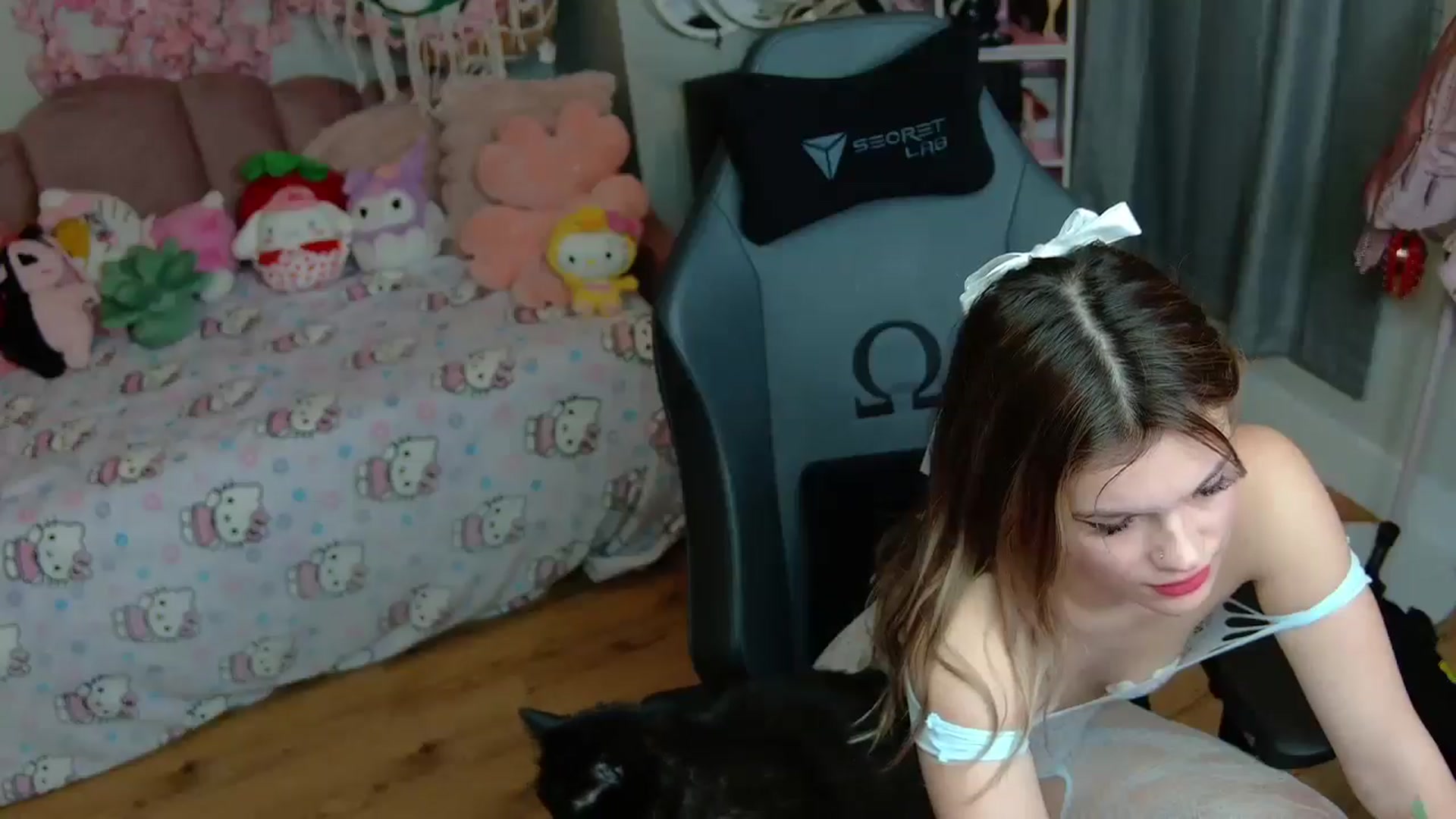 Gallery image thumbnail from Lil__Bunny's myfreecams stream on, 02/20/2025, 01:01 image 15 of 20