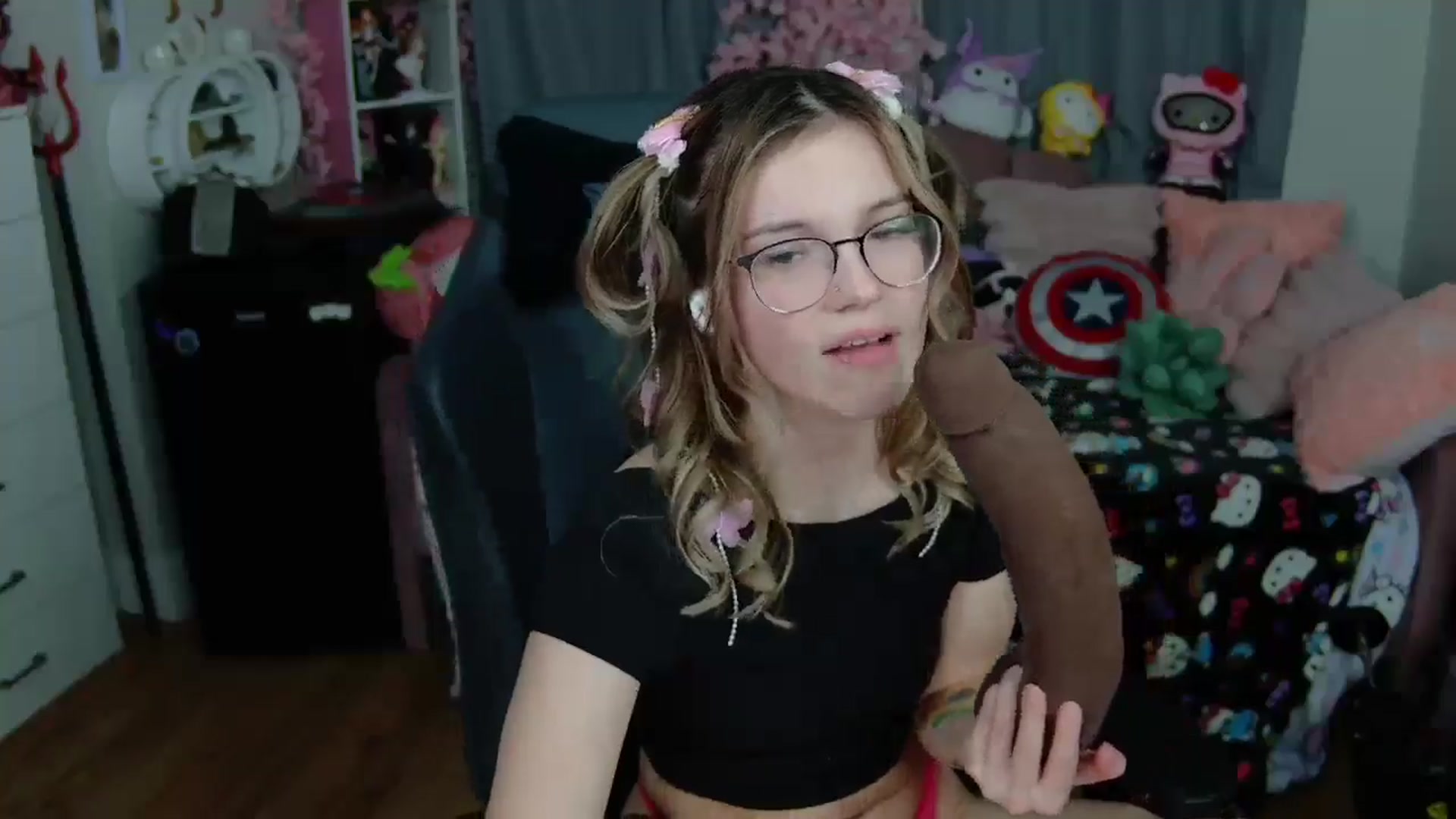 Gallery image thumbnail from Lil__Bunny's myfreecams stream on, 02/25/2025, 07:27 image 17 of 20