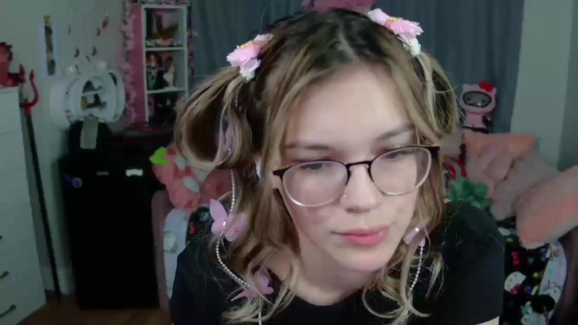 Gallery image thumbnail from Lil__Bunny's myfreecams stream on, 02/25/2025, 07:27 image 2 of 20
