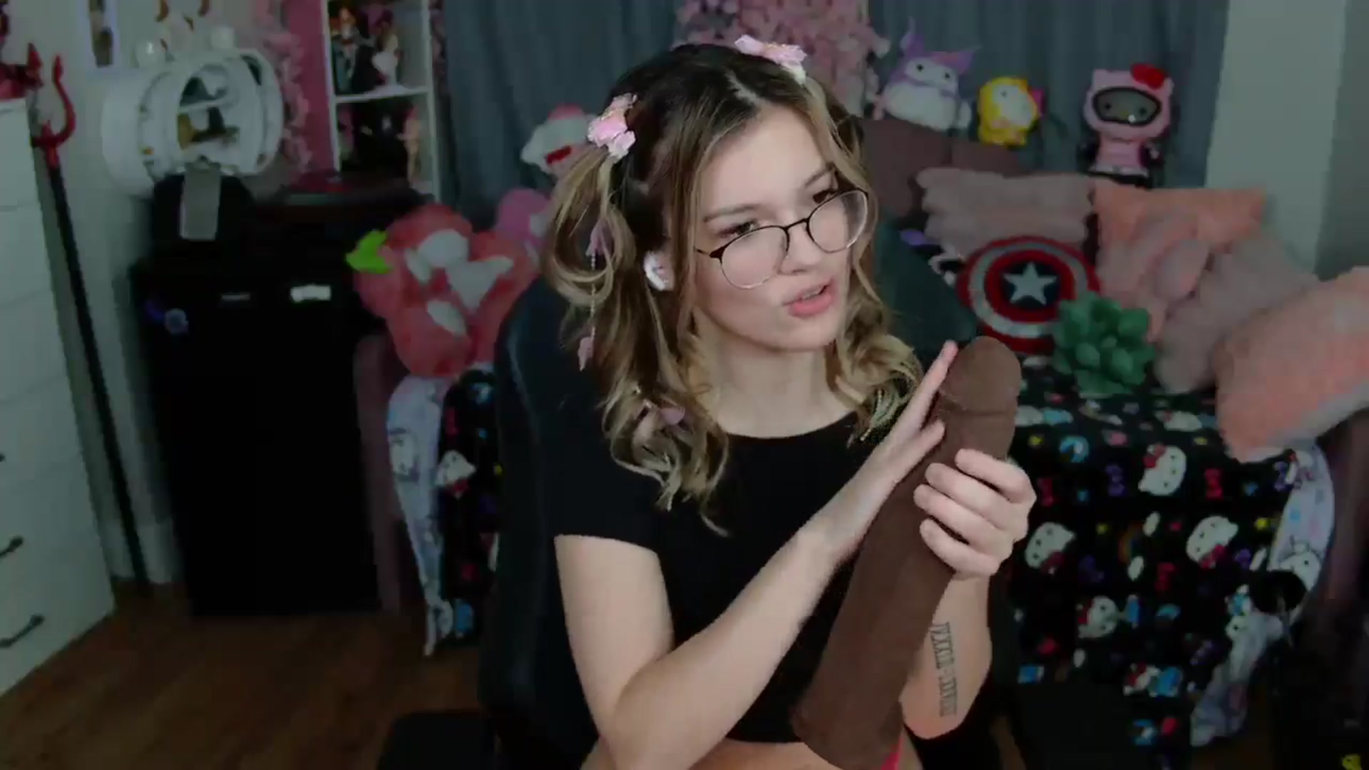 Gallery image thumbnail from Lil__Bunny's myfreecams stream on, 02/25/2025, 07:27 image 19 of 20