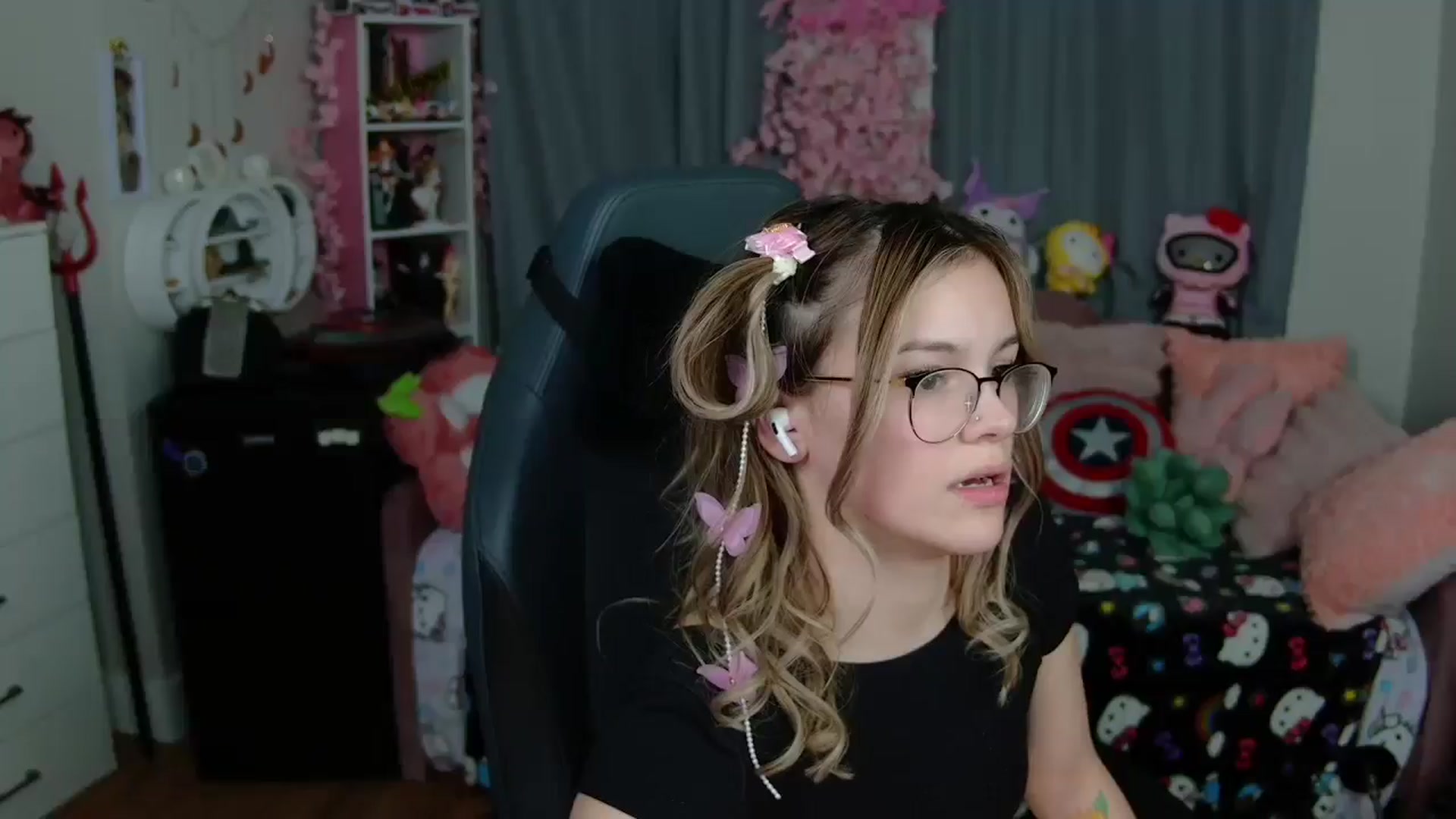 Gallery image thumbnail from Lil__Bunny's myfreecams stream on, 02/25/2025, 07:27 image 4 of 20