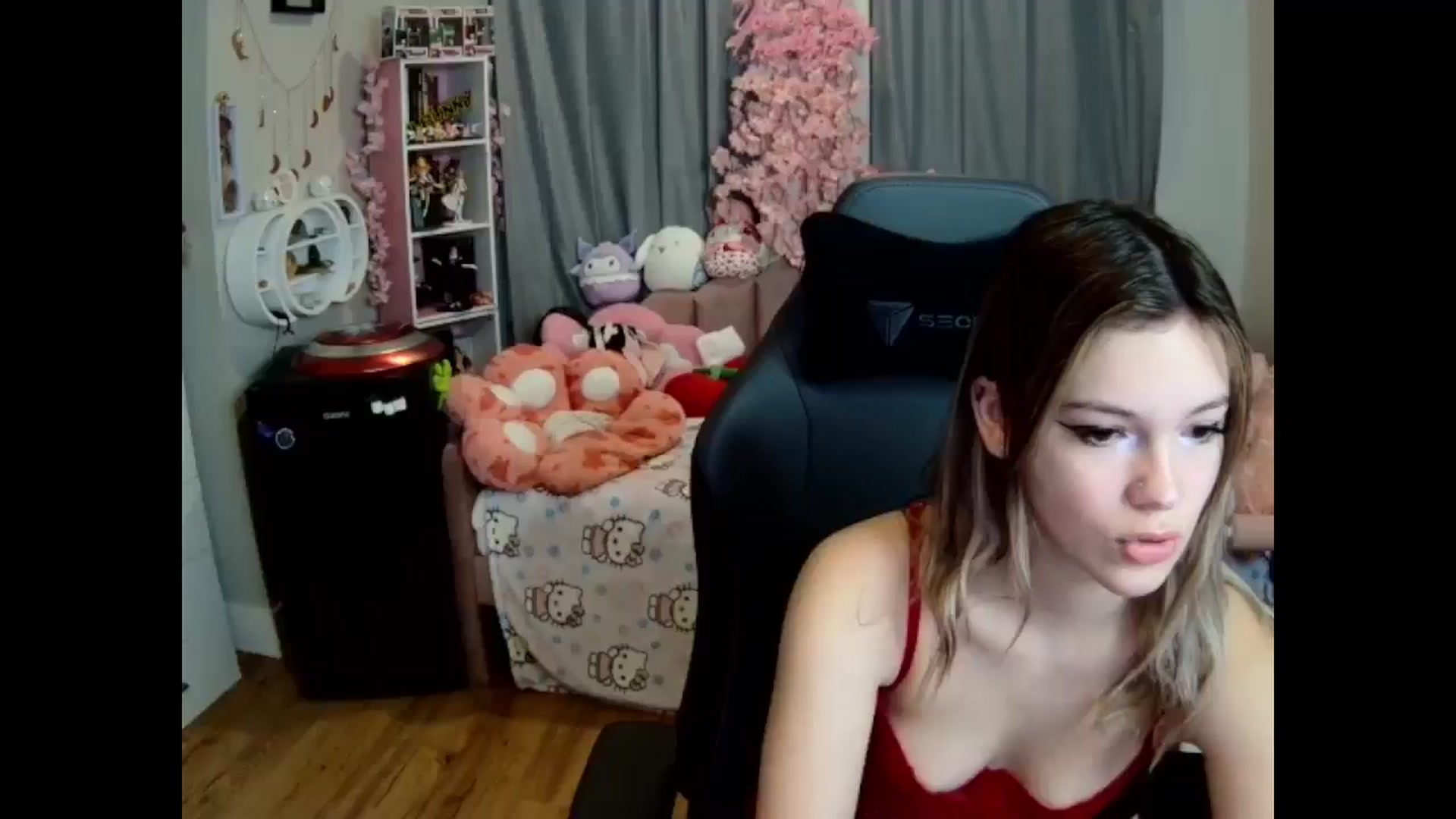 Gallery image thumbnail from Lil__Bunny's myfreecams stream on, 03/11/2025, 12:01 image 9 of 20