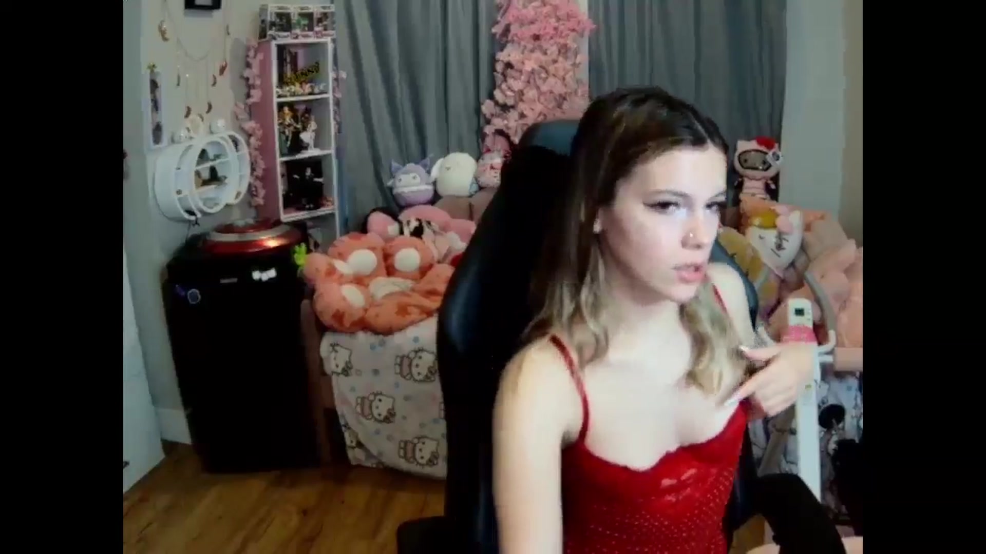 Gallery image thumbnail from Lil__Bunny's myfreecams stream on, 03/11/2025, 12:01 image 16 of 20