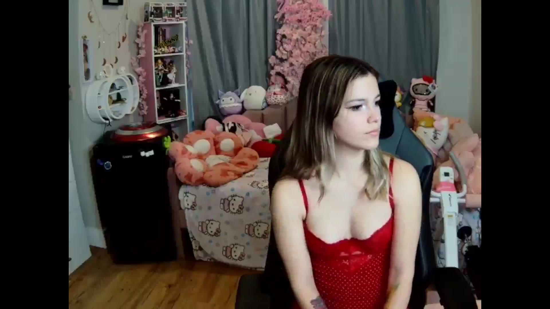Gallery image thumbnail from Lil__Bunny's myfreecams stream on, 03/11/2025, 12:01 image 19 of 20